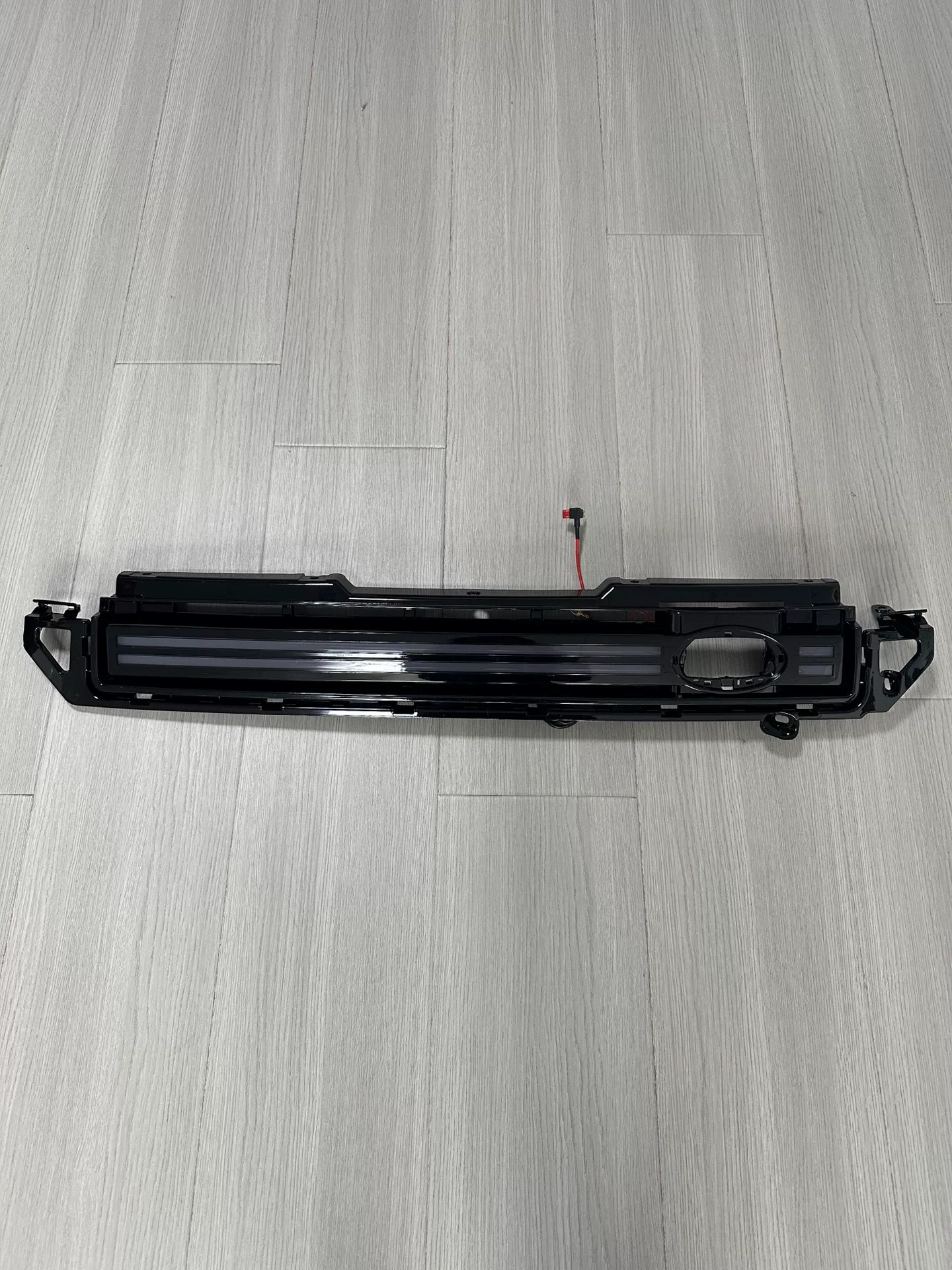 Land Rover Defender Grille-Mount LED Light Bar