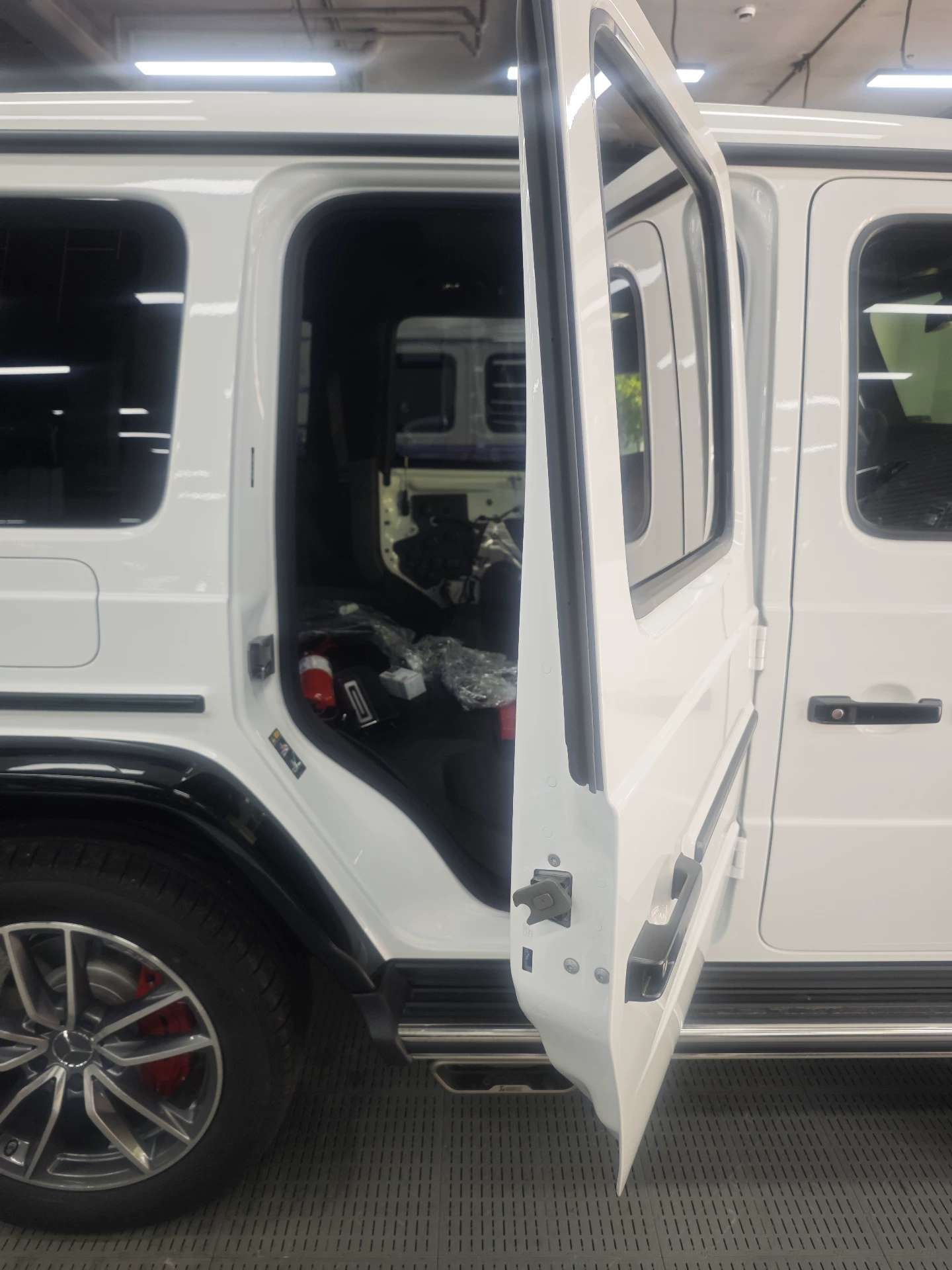Abrepuertas de 90° para Mercedes-Benz Clase G – Embalaje en caja de aluminio OEM AKPA