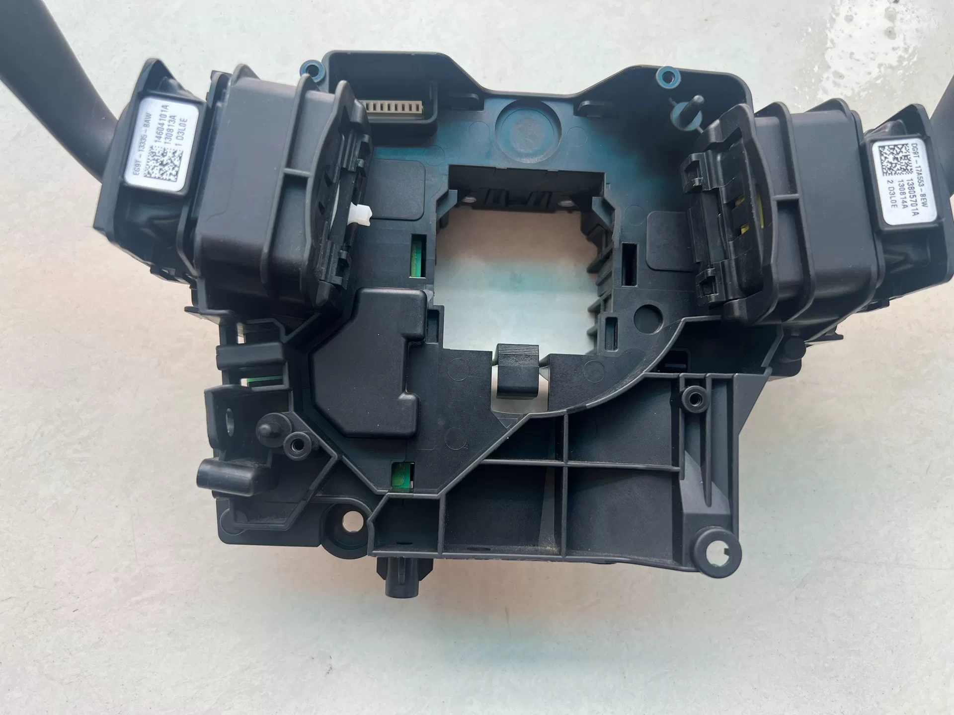 Carcasa del módulo de control de la columna de dirección (SCCM) de grado OEM para Ford Mondeo, Edge, Taurus y Explorer