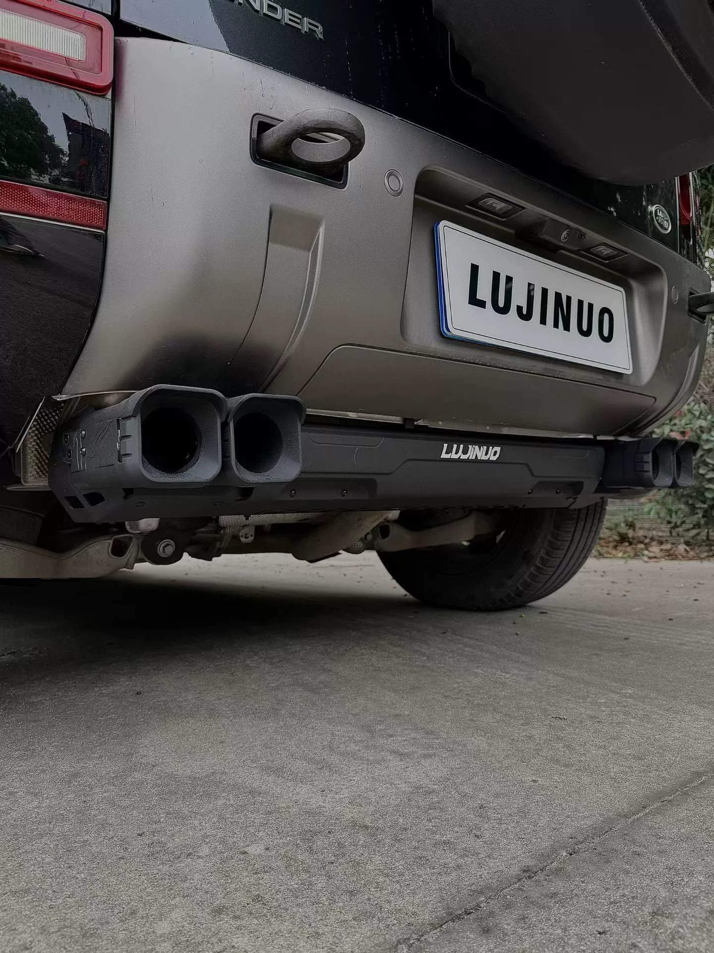 Land Rover Defender Exhaust Tip – Full-Cover Mountain-Style Muffler Tip