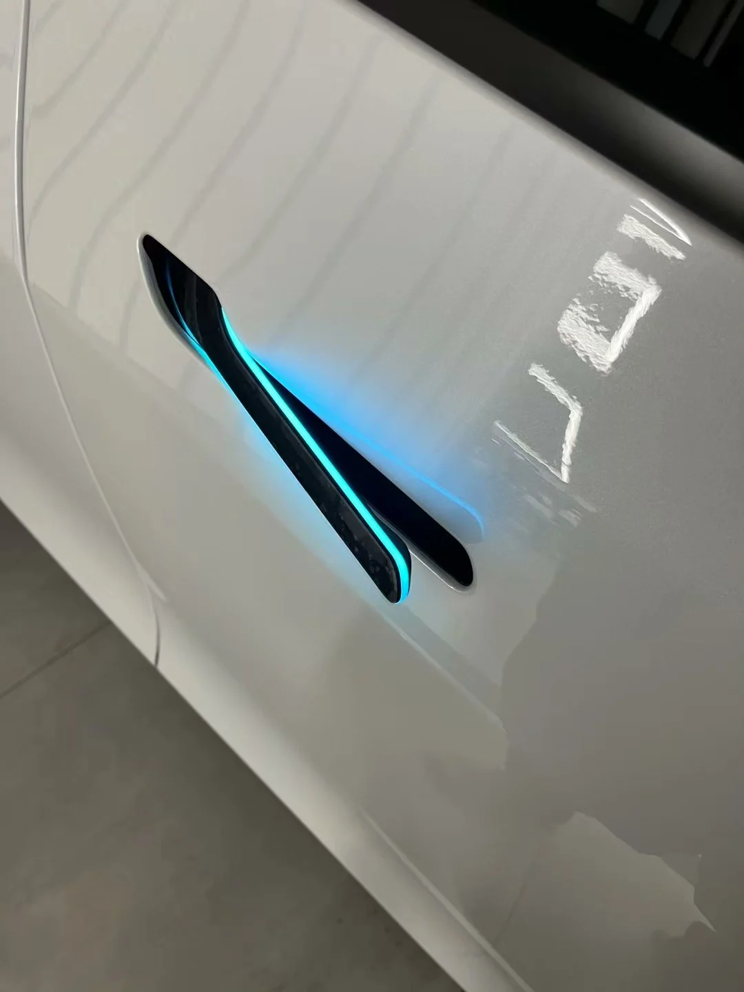 Tesla Model 3/Y Electric Door Handles (with LED Pull Lights)