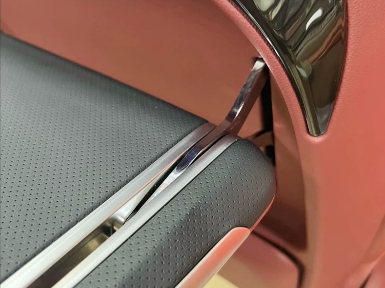 BMW X5 Rear Electric Foldable Backseat Tray Table with Wireless Charging & Ambient Lighting