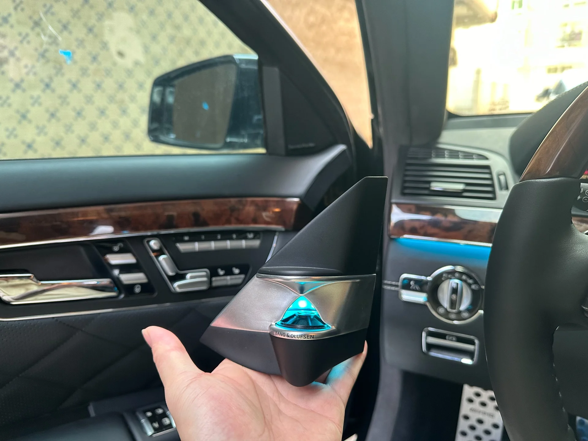Alto-falantes de gravata em estilo OEM para montagem no pilar A – Compatíveis com iluminação ambiente, da Mercedes-Benz Classe S W221 – Harman Kardon