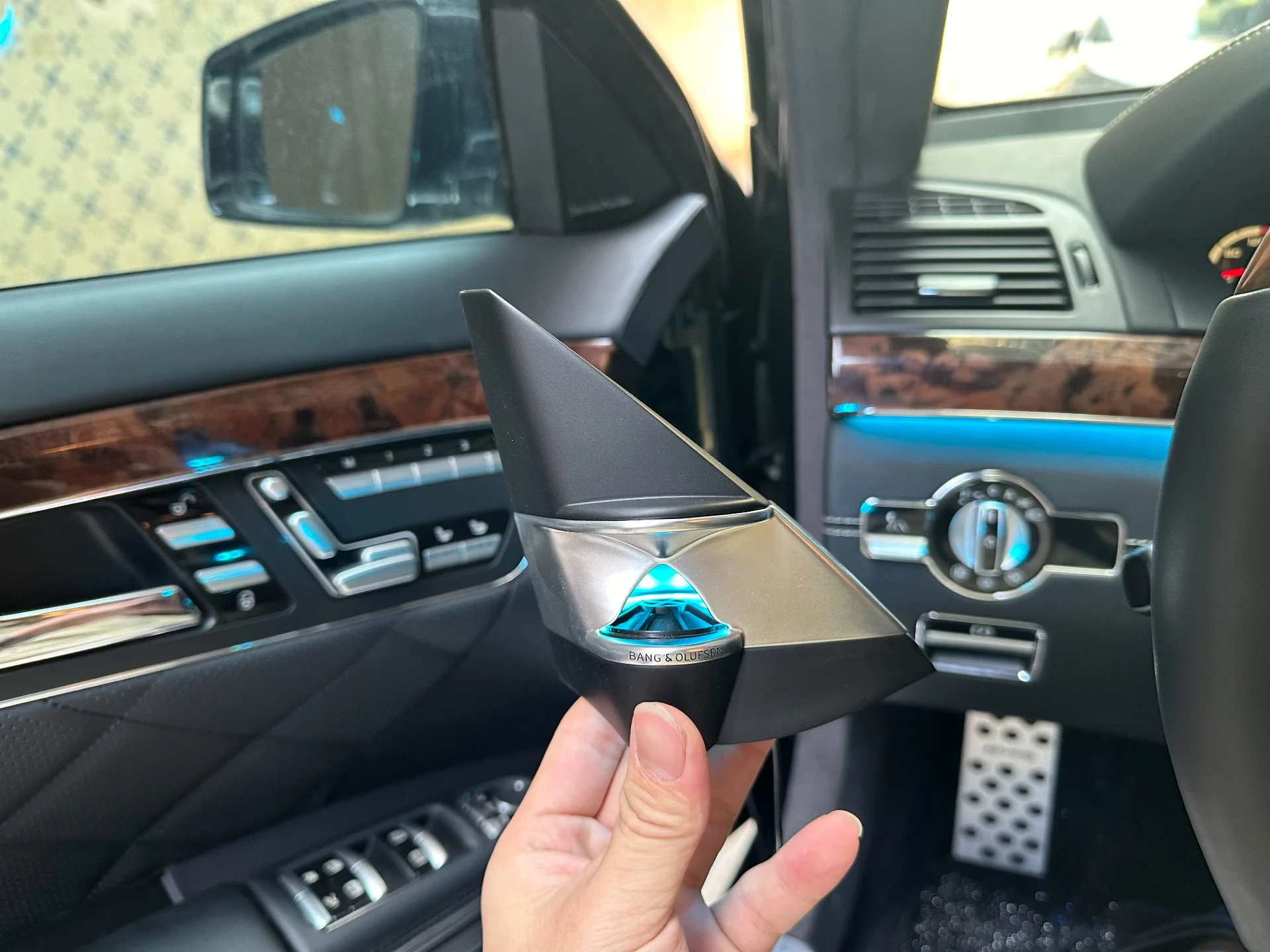 Alto-falantes de gravata em estilo OEM para montagem no pilar A – Compatíveis com iluminação ambiente, da Mercedes-Benz Classe S W221 – Harman Kardon