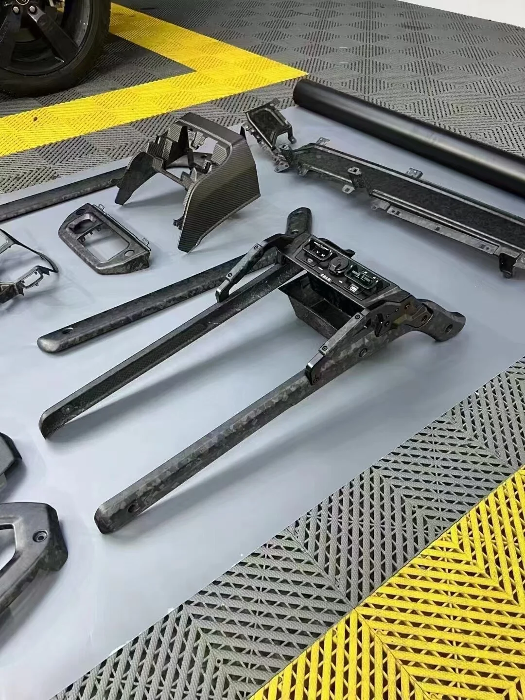 Kit de acabamento interno em fibra de carbono para Land Rover Defender 2025 OCTA Edition