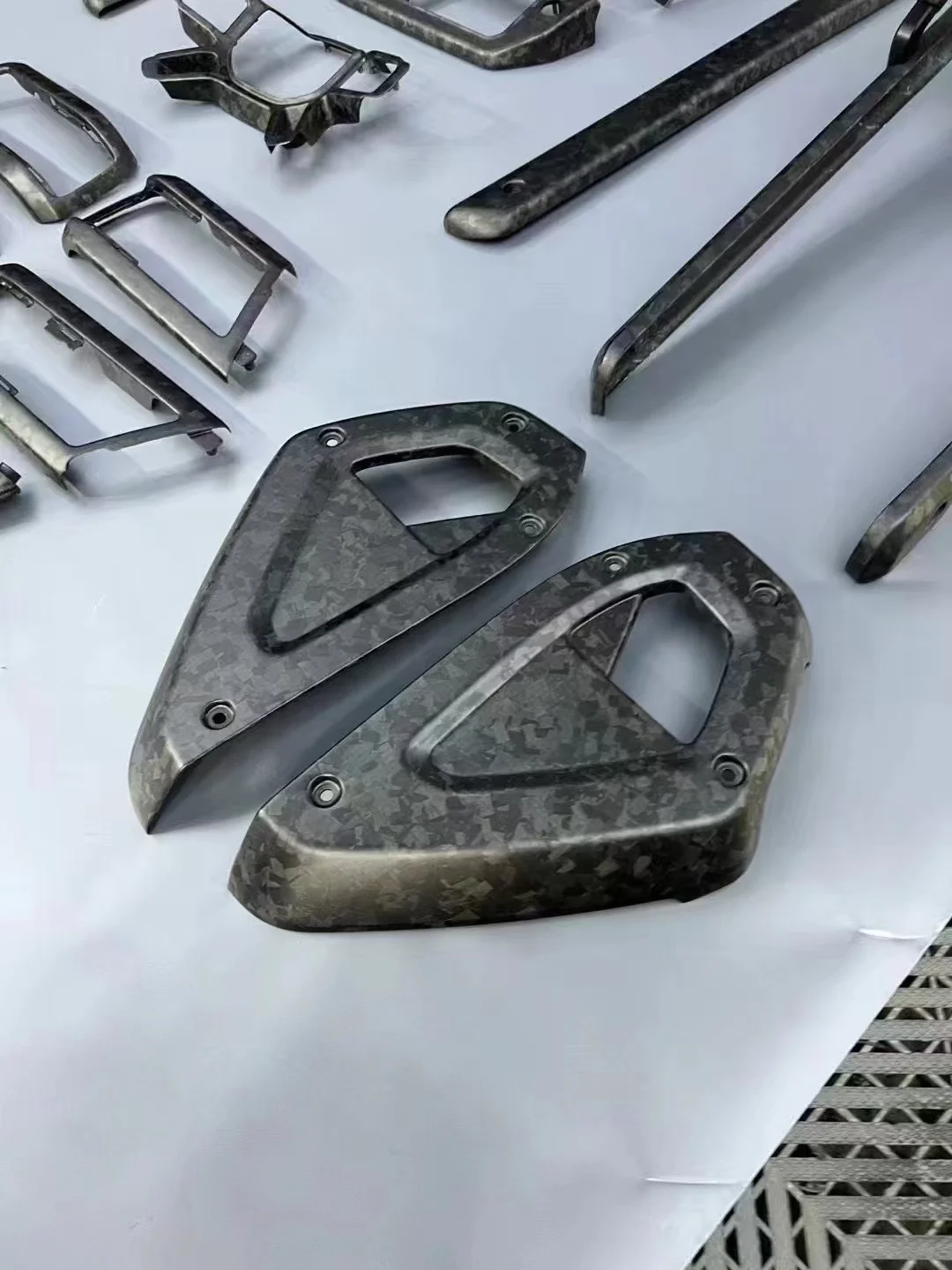 Kit de acabamento interno em fibra de carbono para Land Rover Defender 2025 OCTA Edition