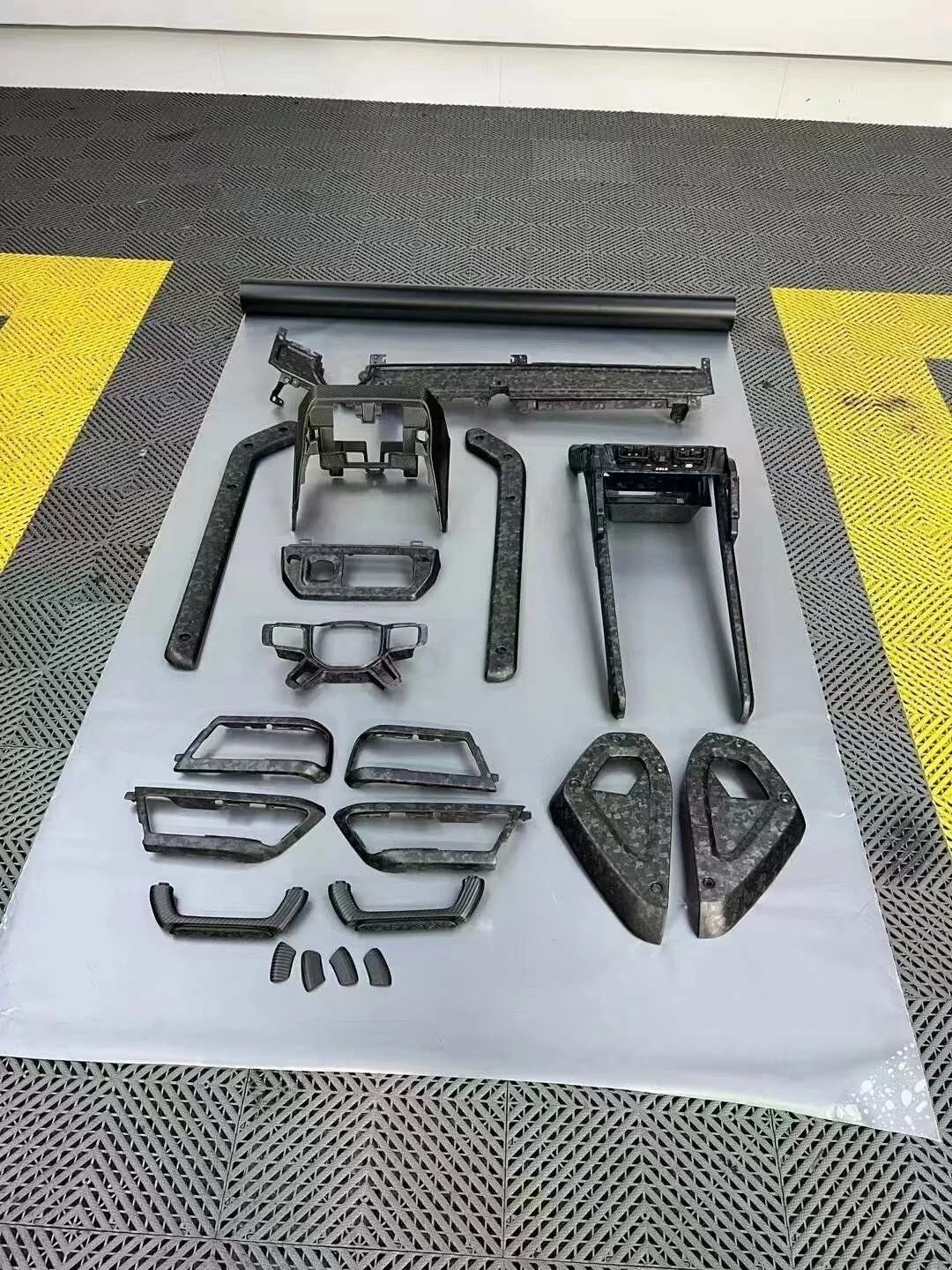Kit de acabamento interno em fibra de carbono para Land Rover Defender 2025 OCTA Edition