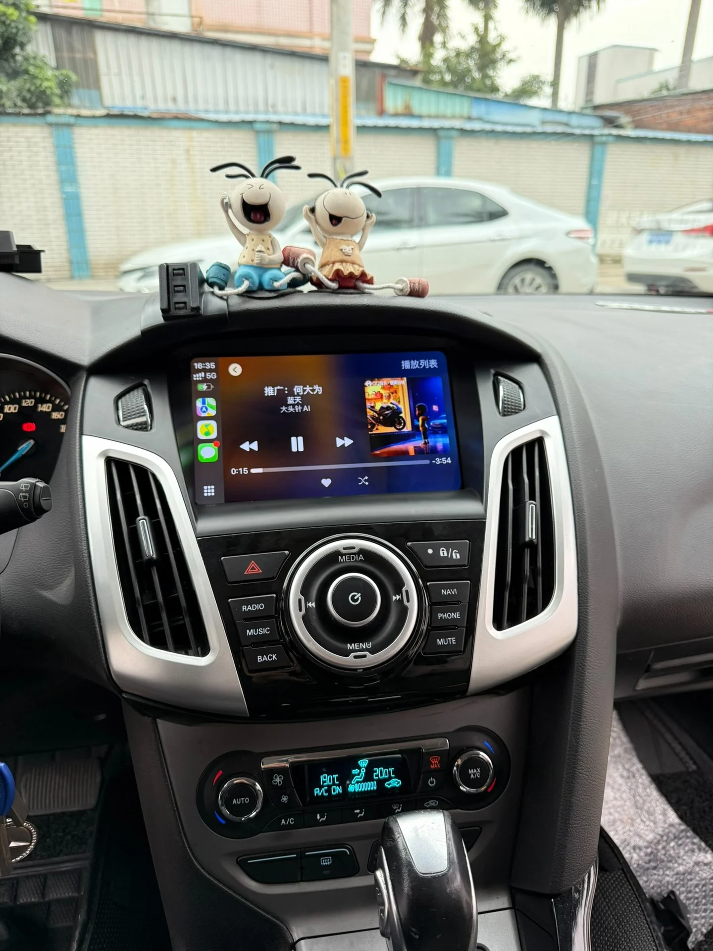 Ford Focus Aftermarket Linux Infotainment System – 9" or 10.1" Full-Lamination Display, Wireless CarPlay & HiCar, Built-in 4×45W Hi-Fi Amplifier