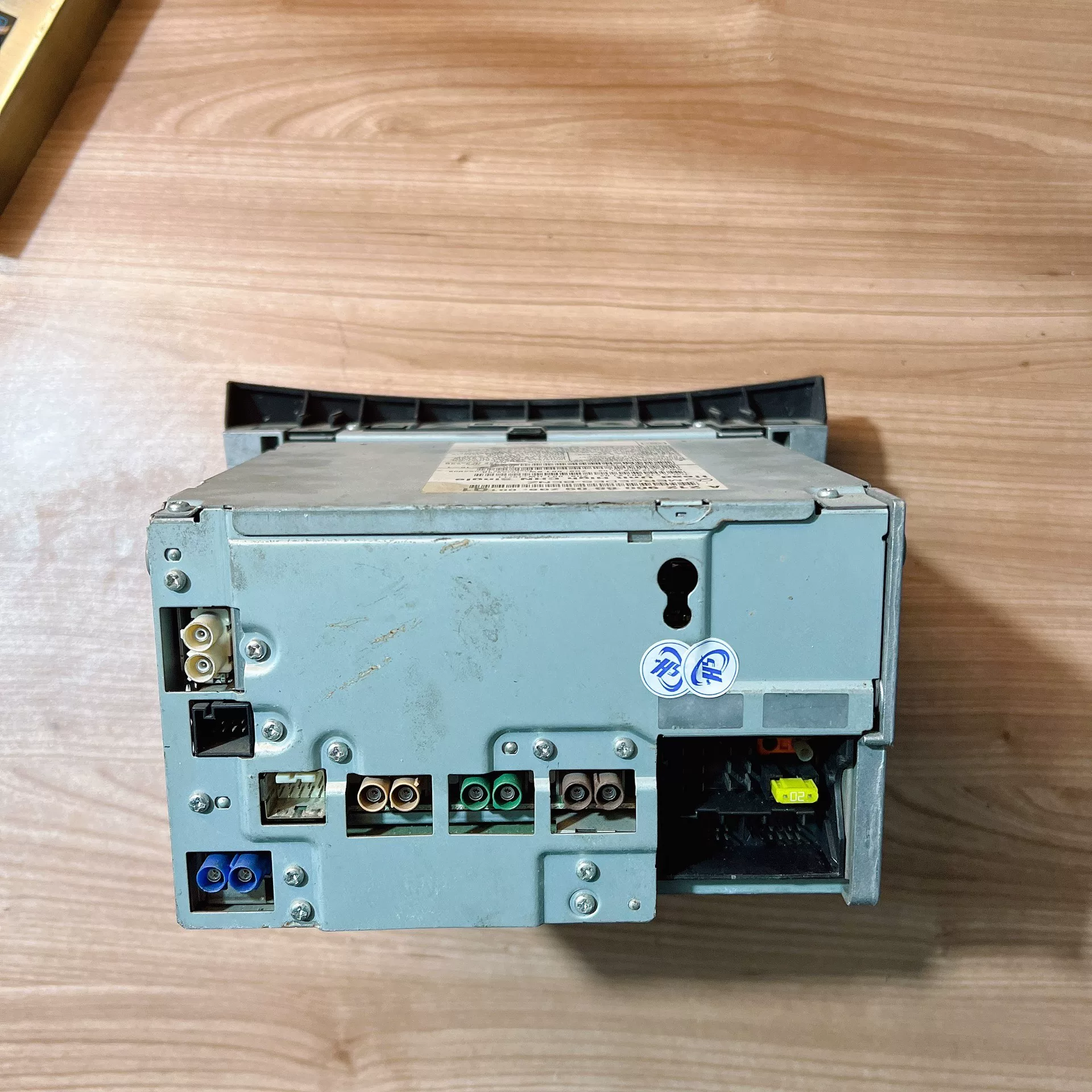 MercedesW212 Original disassembly CD host