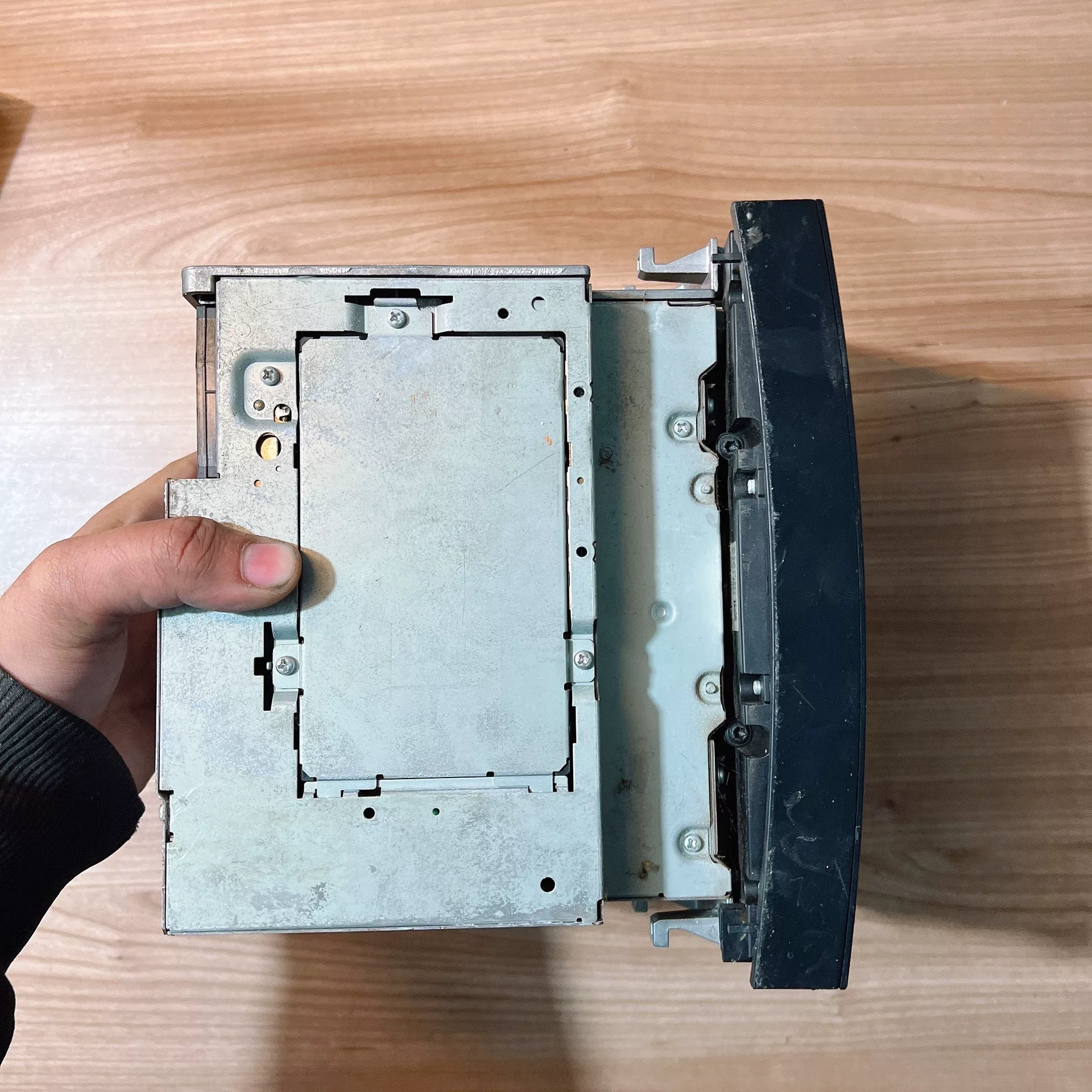 MercedesW212 Original disassembly CD host