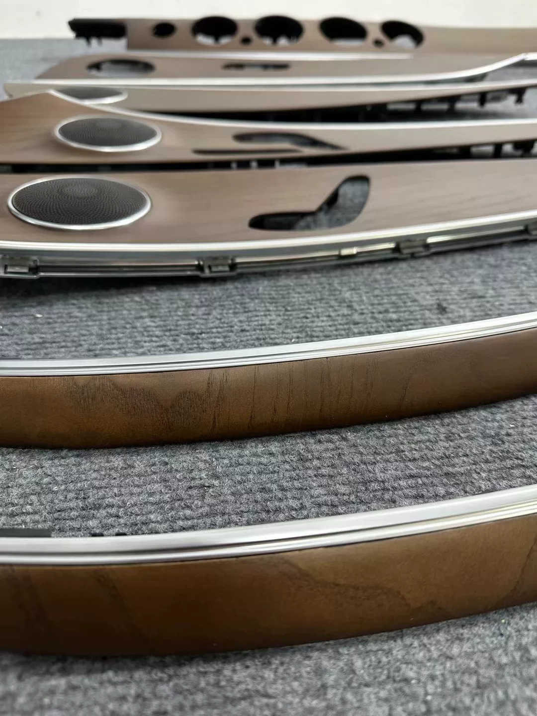 Mercedes-Benz E-Class W213 Zitan Wood Interior Modification Parts - Brown Solid Wood Center Console and Instrument Panel Kit