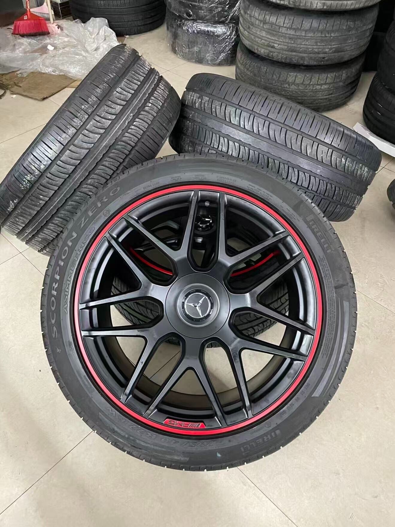 Mercedes G63 de 22 centímetros.
