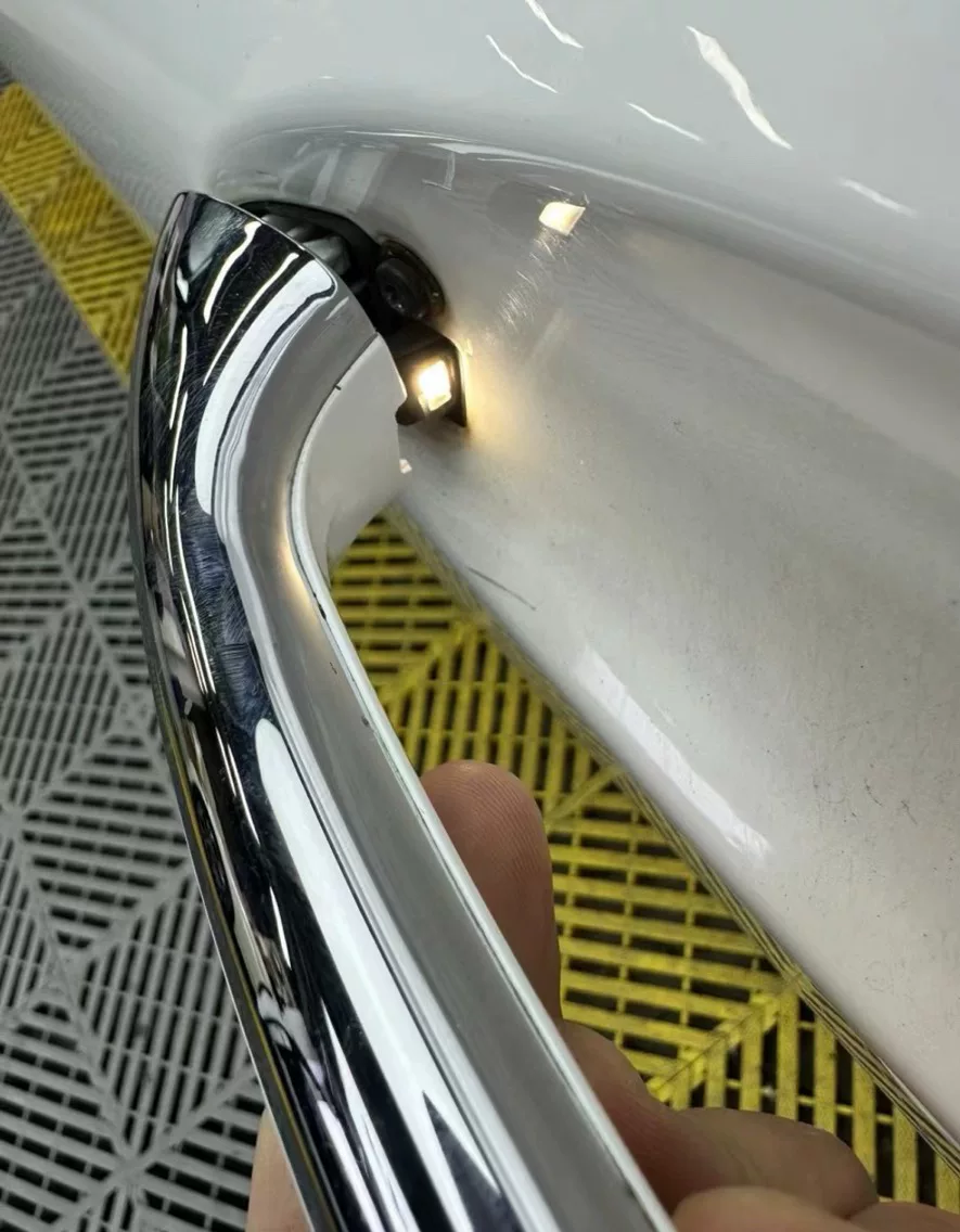Mercedes-BenzW213Luz de porta original + luz de maçaneta original
