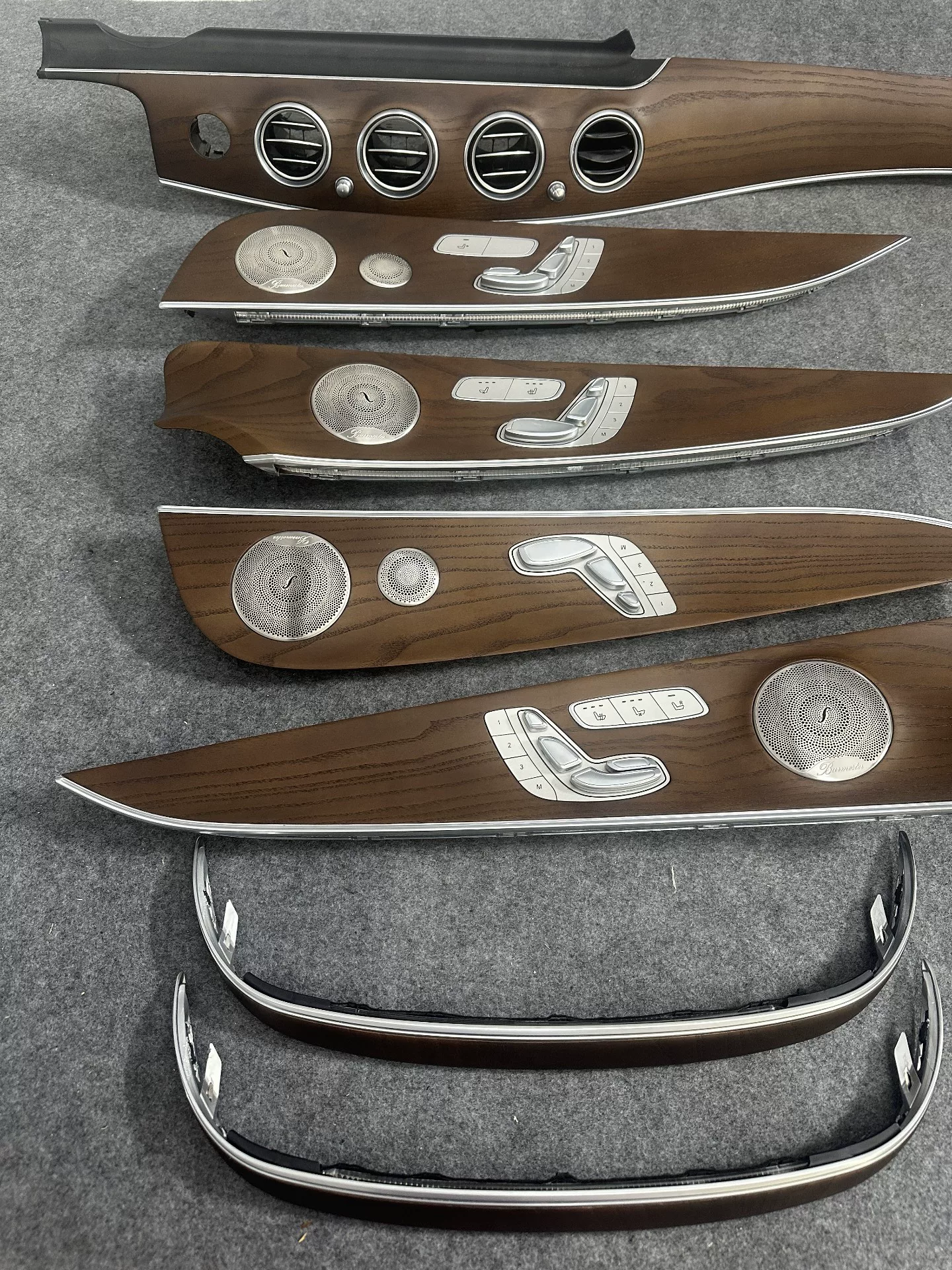 Mercedes-Benz 213 Sapele Refurbished Customization—Sapele Customization, Interior Modification & Upgrade, Imported Solid Wood Veneer