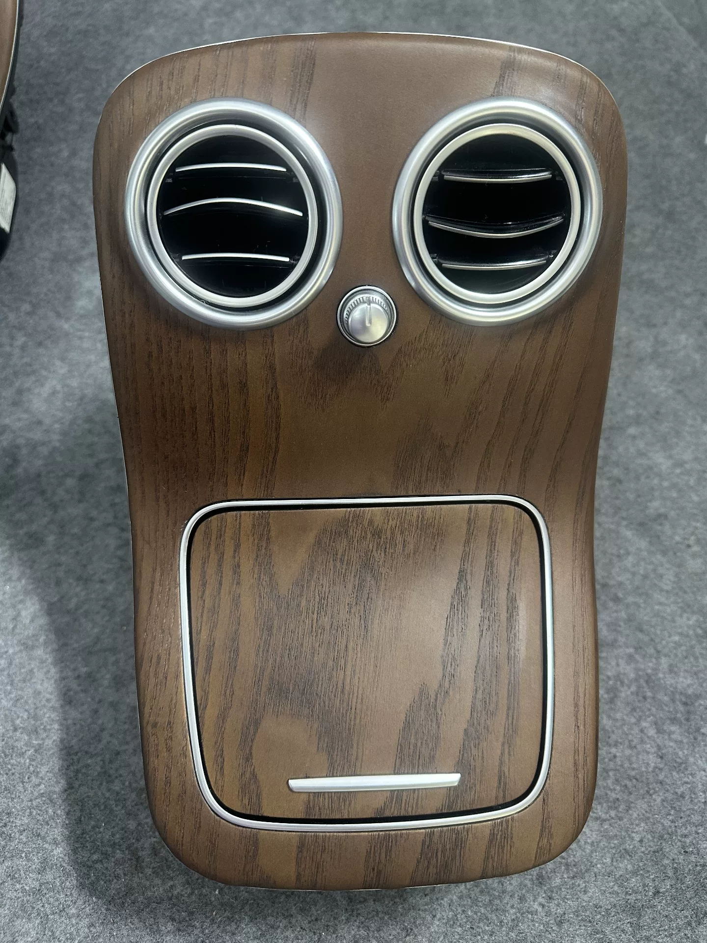 Mercedes-Benz 213 Sapele Refurbished Customization—Sapele Customization, Interior Modification & Upgrade, Imported Solid Wood Veneer