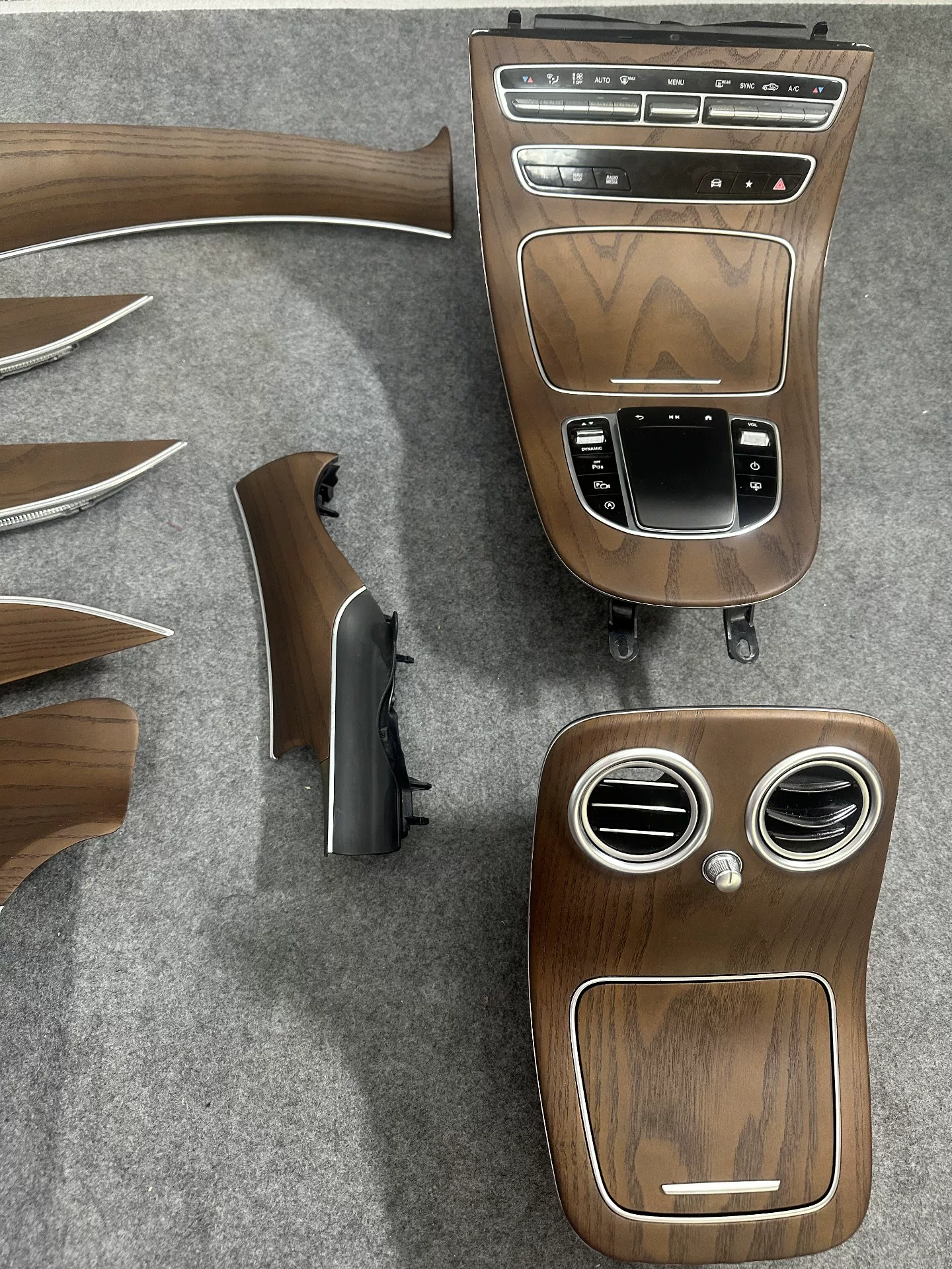 Mercedes-Benz 213 Sapele Refurbished Customization—Sapele Customization, Interior Modification & Upgrade, Imported Solid Wood Veneer