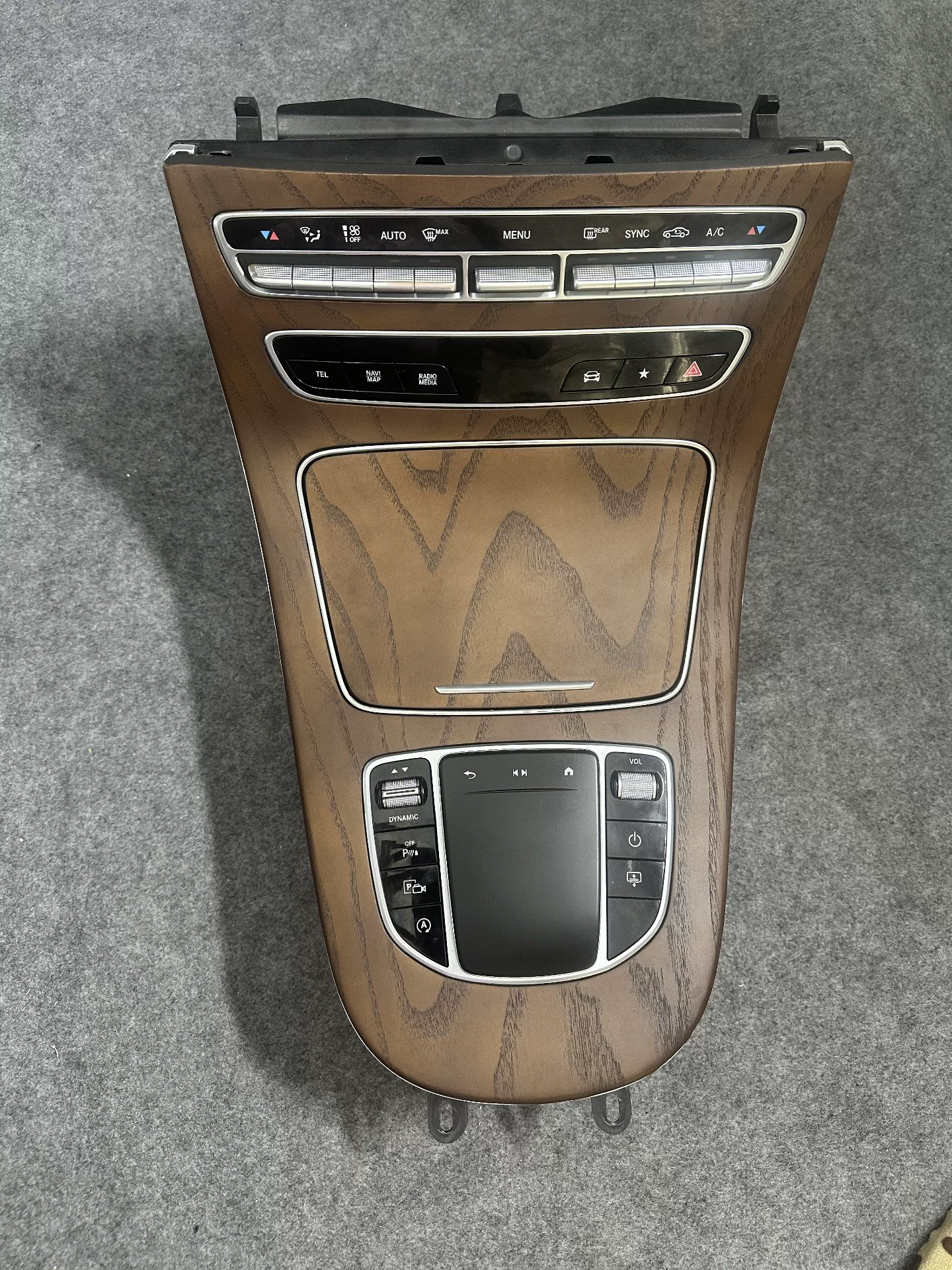 Mercedes-Benz 213 Sapele Refurbished Customization—Sapele Customization, Interior Modification & Upgrade, Imported Solid Wood Veneer