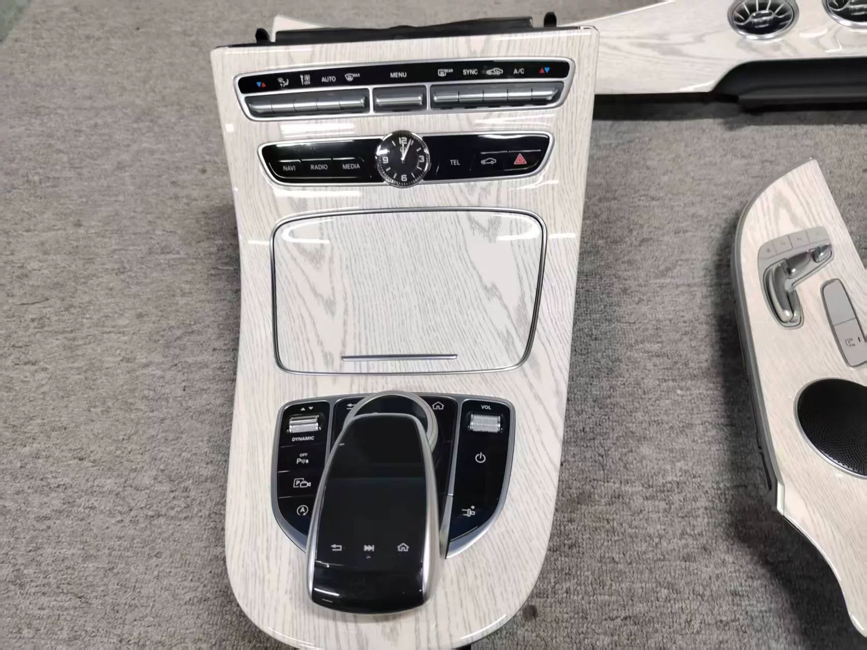 Mercedes-Benz E Coupe Sycamore and Poplar Wood Interior Six-Piece Set Wooden Modification Accessories—Only Accepting Parts for Processing