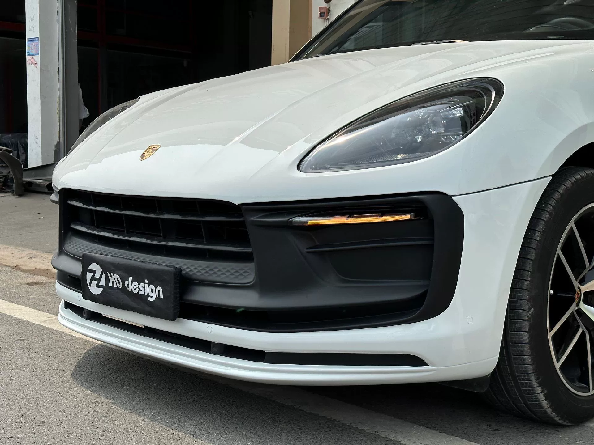 Porsche Macan (2014–2022) Turbo Body Kit – Front Bumper Lip, Rear Diffuser & Side Skirts (PP Material, Bolt-On Fit)