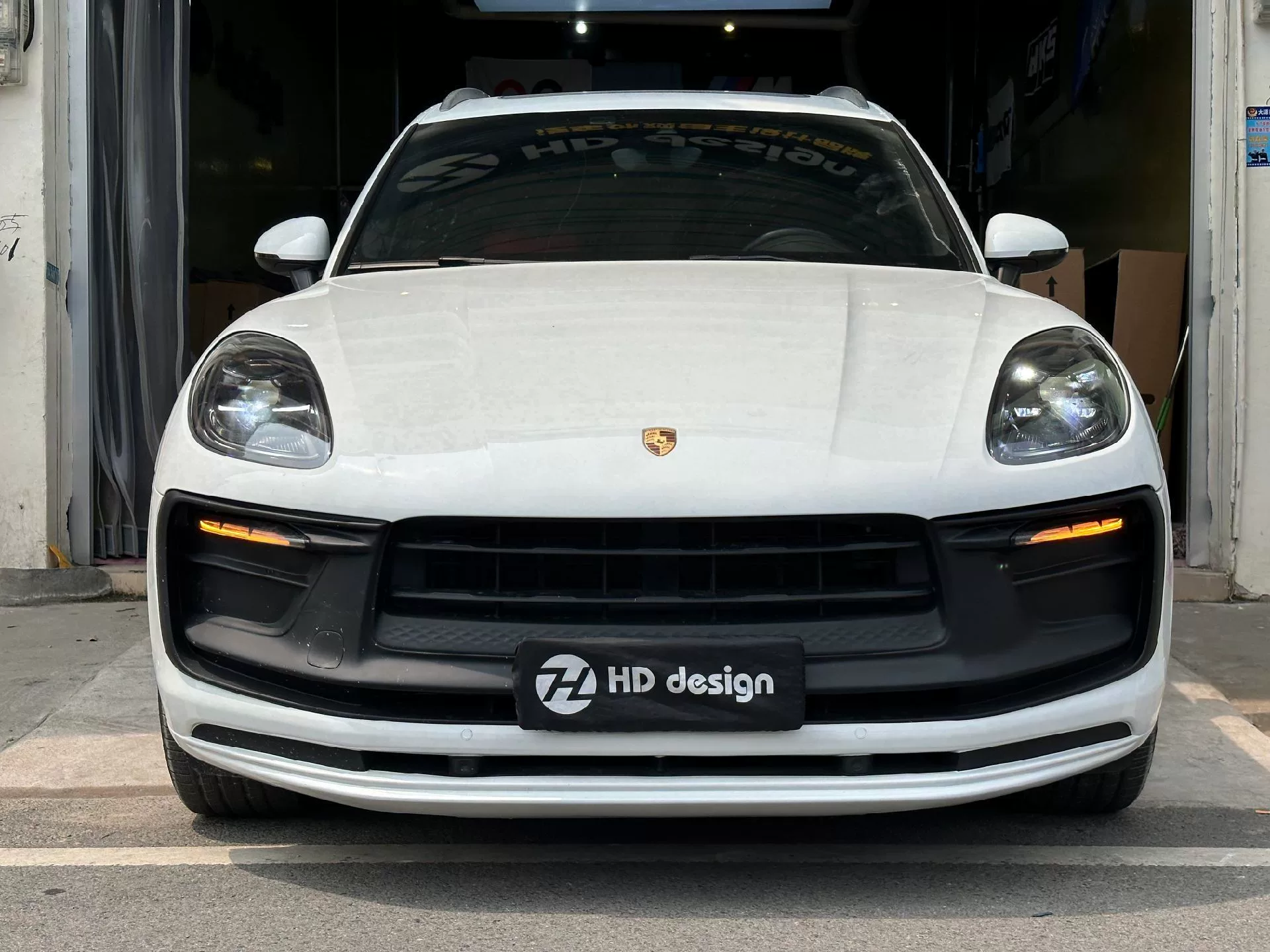Porsche Macan (2014–2022) Turbo Body Kit – Front Bumper Lip, Rear Diffuser & Side Skirts (PP Material, Bolt-On Fit)