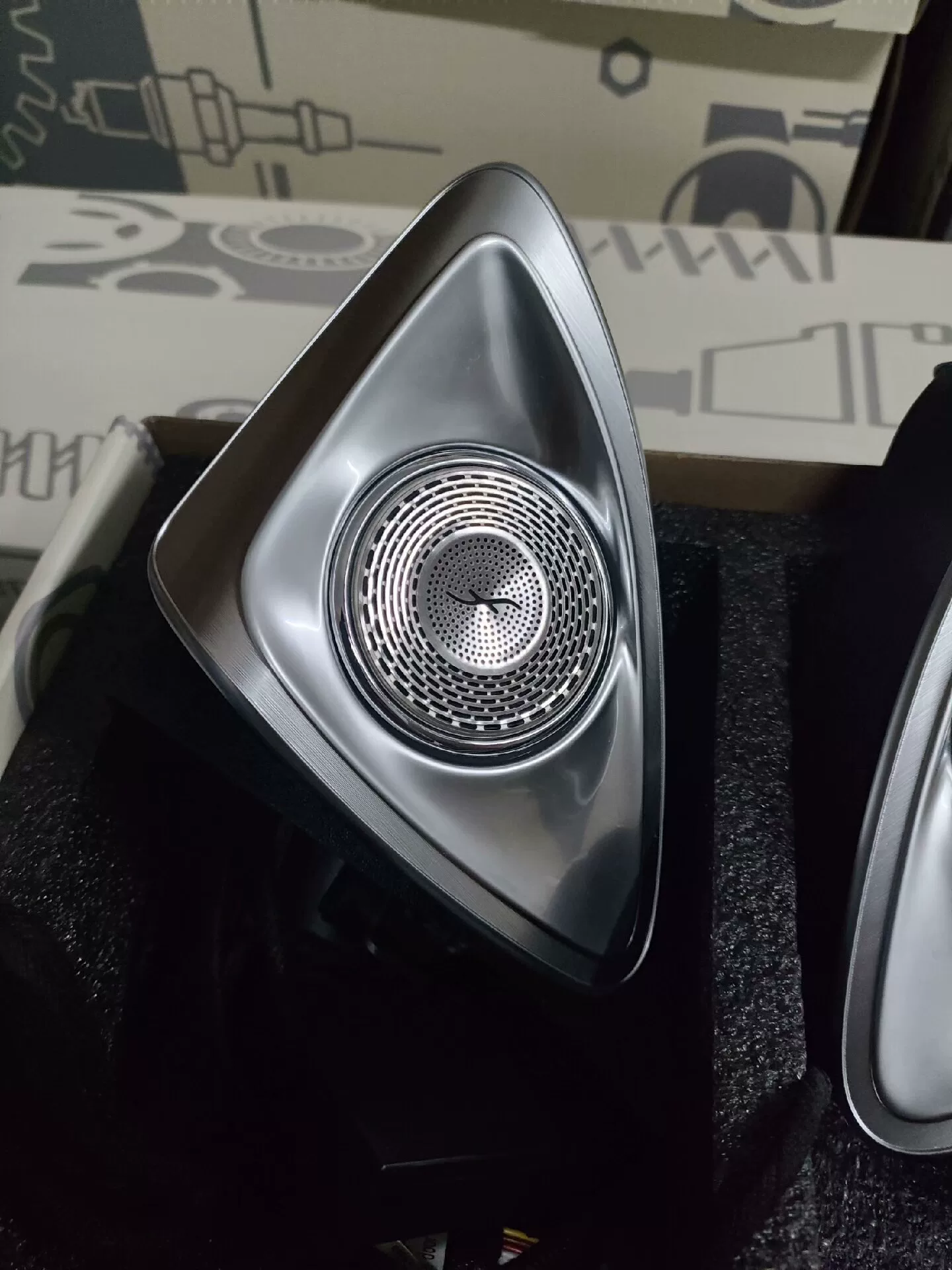 Mercedes-Benz 4D Rotating Tweeter with Ambient Lighting | Vehicle-Specific Rotating Tweeter Unit