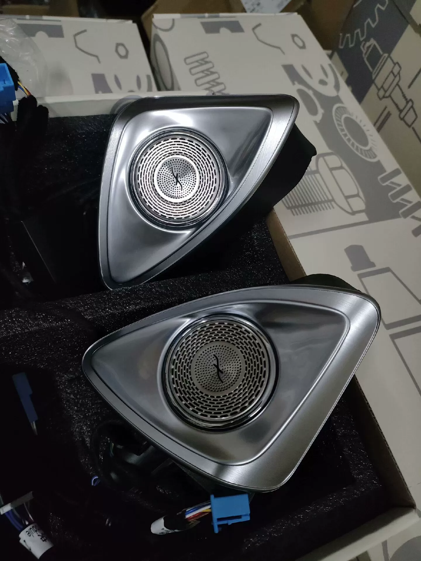 Mercedes-Benz 4D Rotating Tweeter with Ambient Lighting | Vehicle-Specific Rotating Tweeter Unit