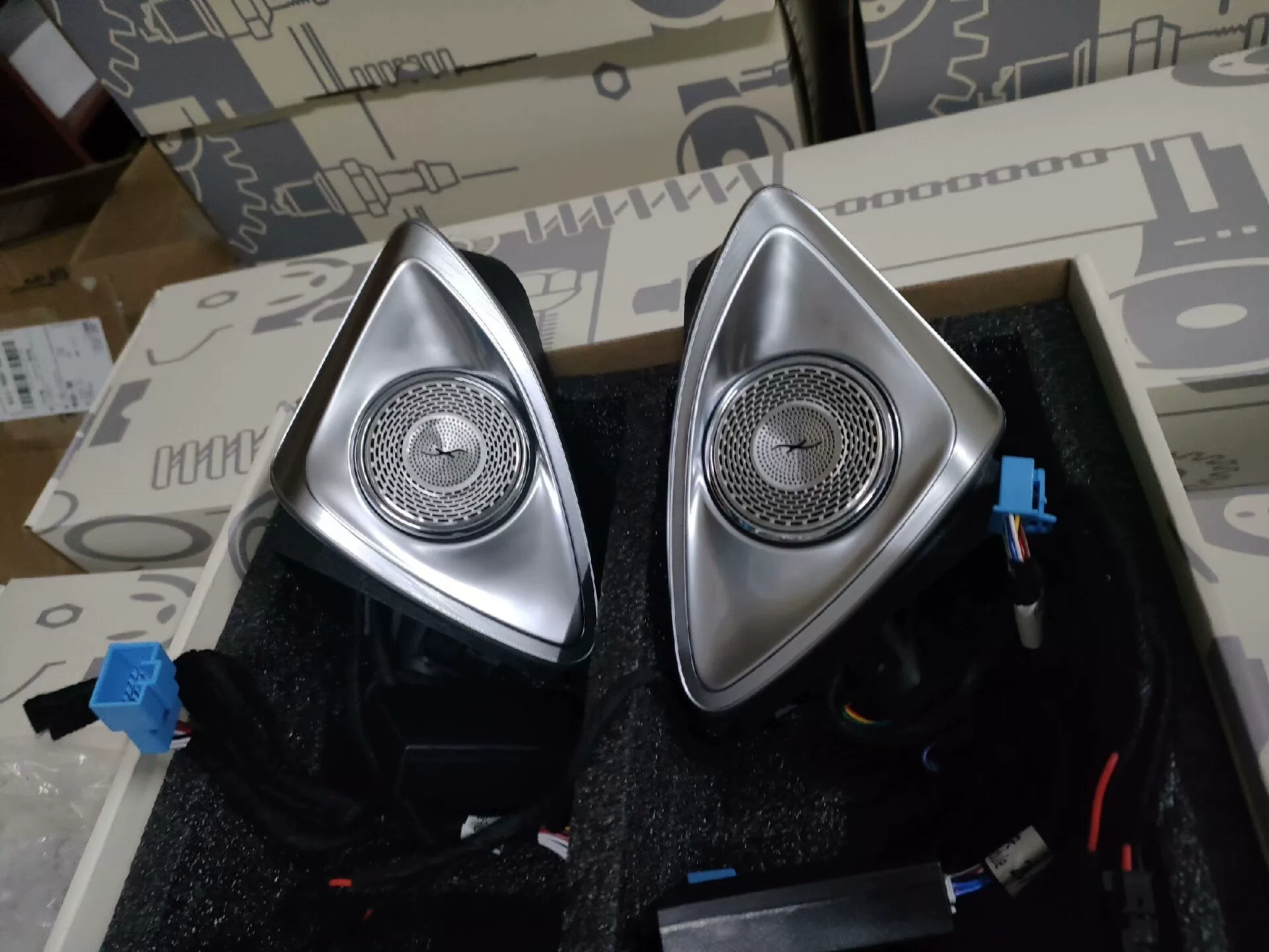 Mercedes-Benz 4D Rotating Tweeter with Ambient Lighting | Vehicle-Specific Rotating Tweeter Unit
