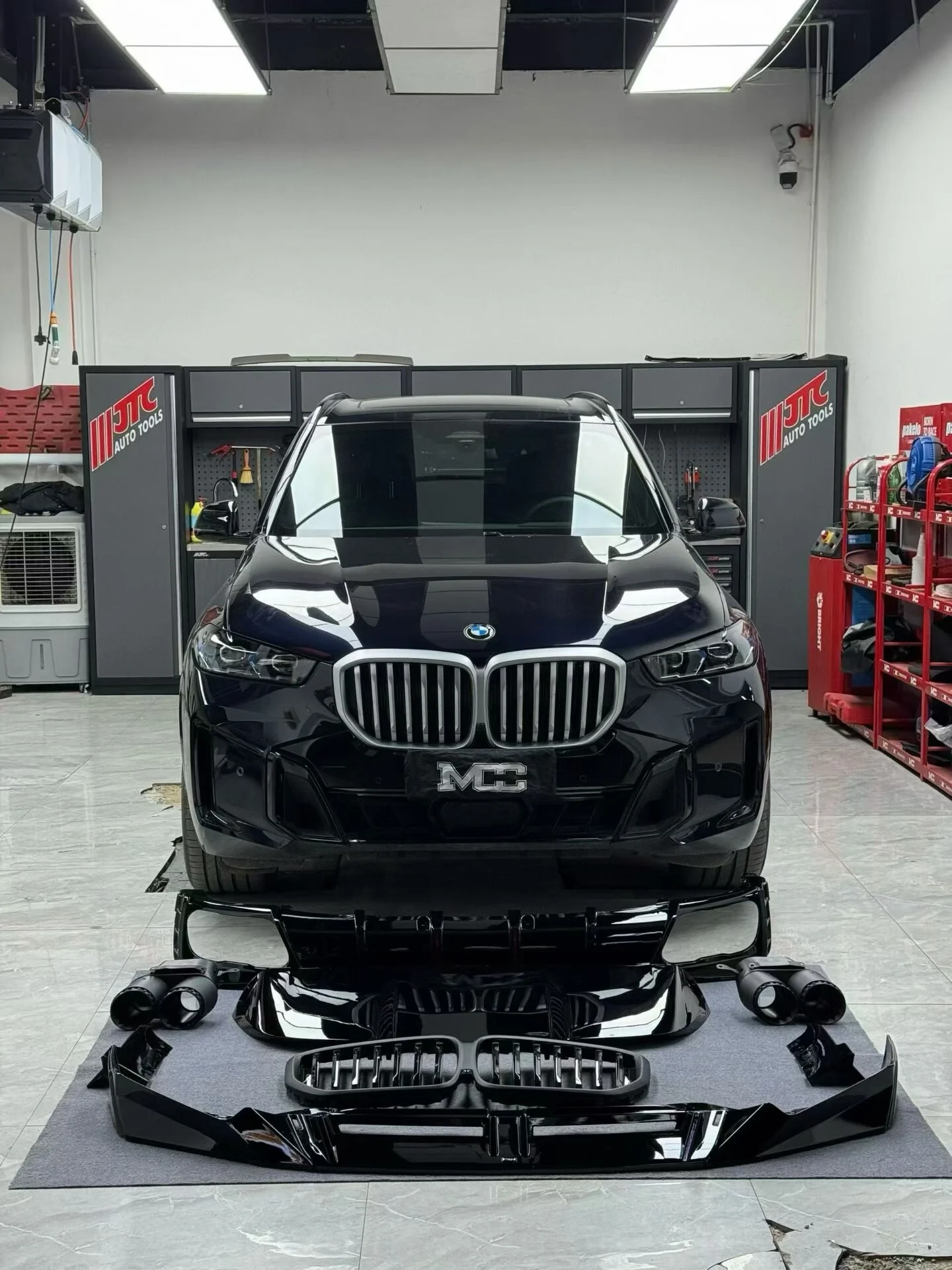 Kit de carroceria em fibra de carbono BMW X5 VTEN - Difusor traseiro, spoiler do porta-malas, grade, espelhos laterais