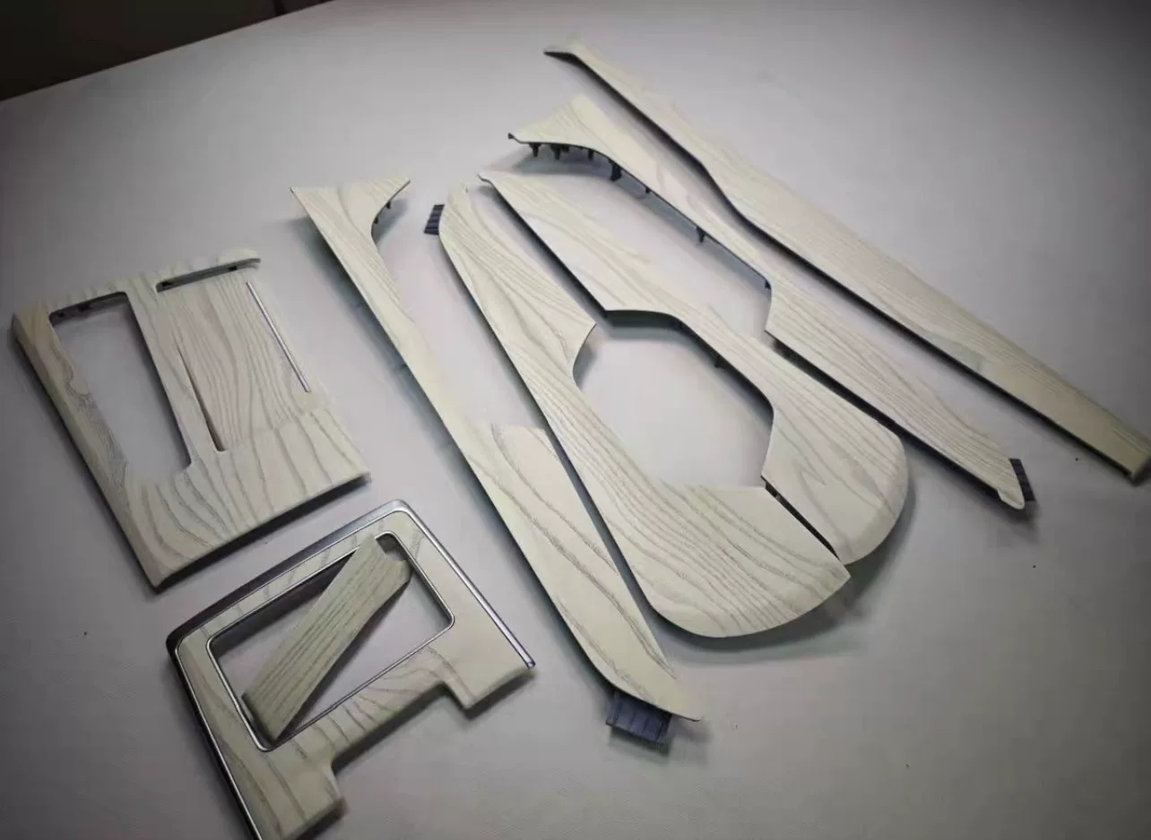Kit de embellecedores de madera de fresno blanco para Audi A6L C8 (2019-2025) – Actualización de panel de madera para consola central y tablero de instrumentos estilo OEM