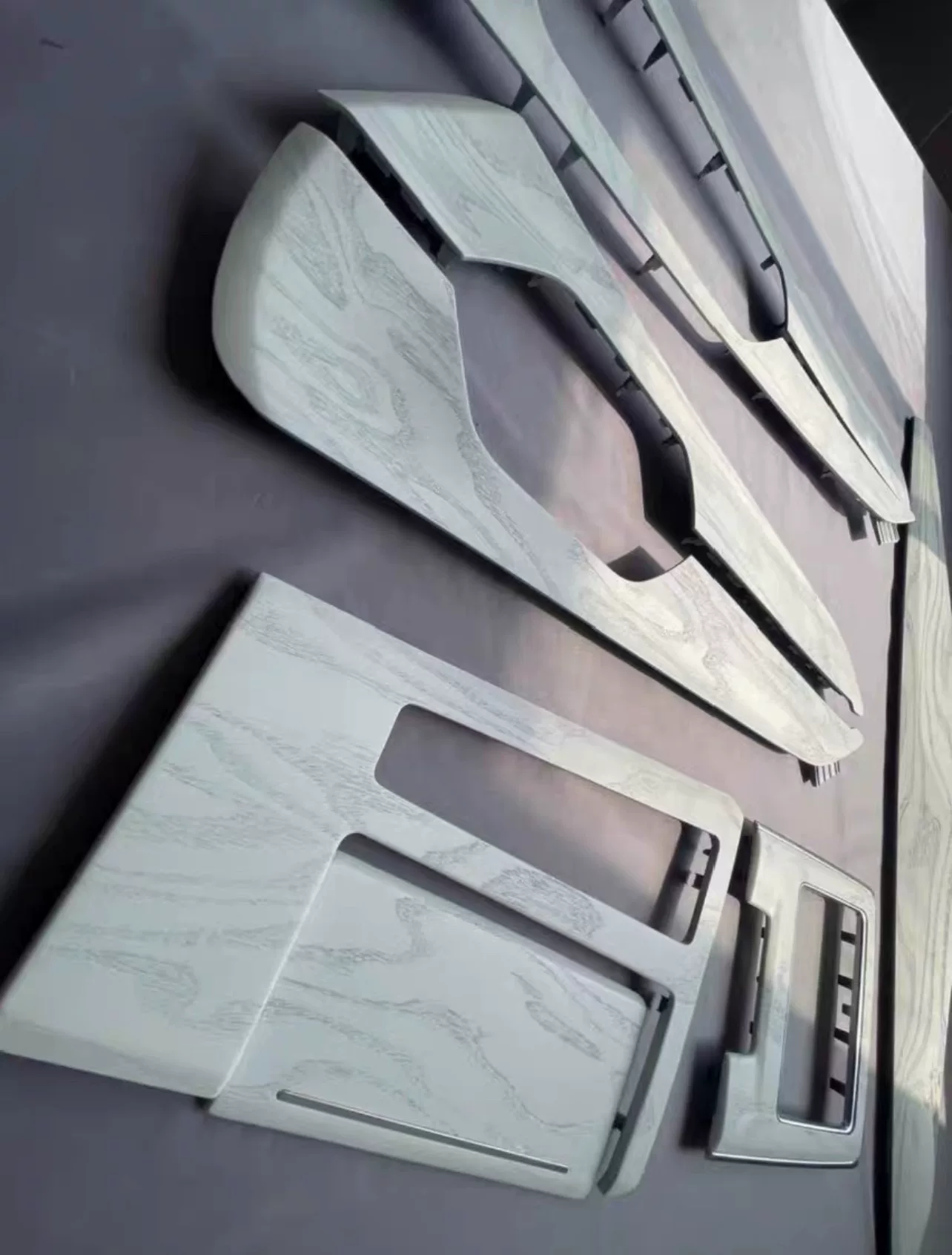 Kit de embellecedores de madera de fresno blanco para Audi A6L C8 (2019-2025) – Actualización de panel de madera para consola central y tablero de instrumentos estilo OEM