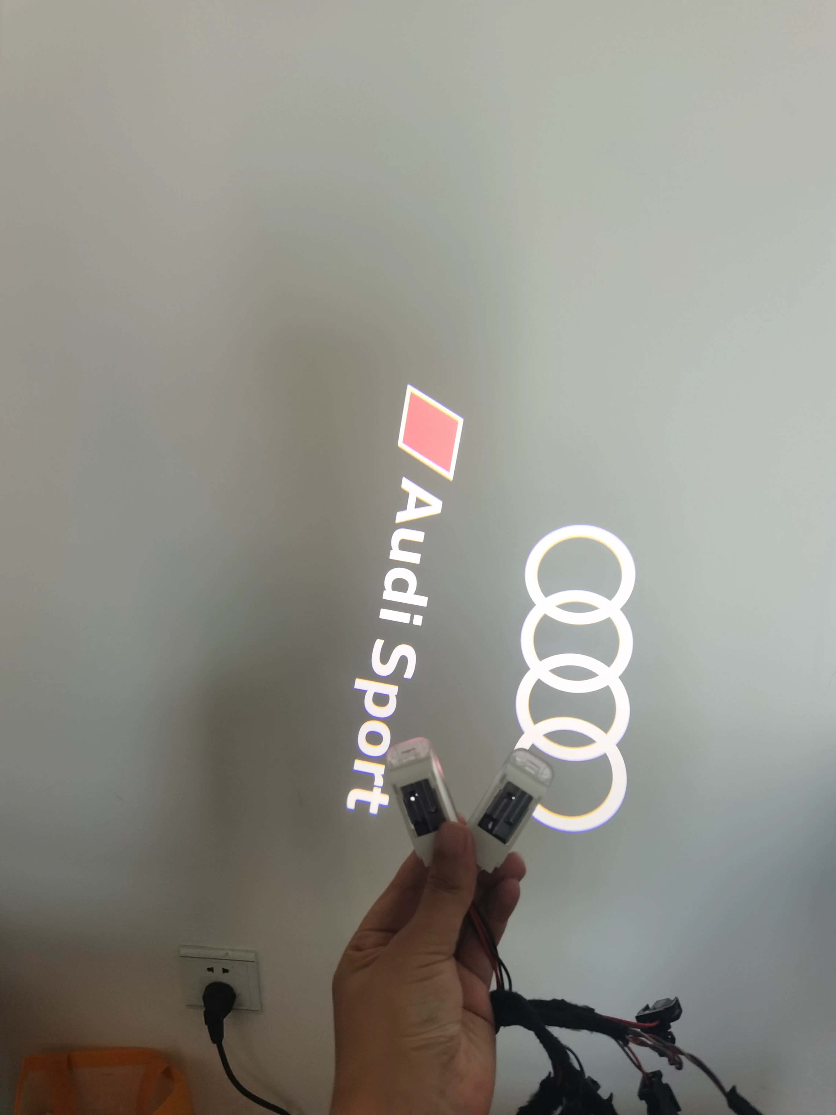 Audi Welcome Lights for A6L, A4L, Q5, Q7, Q3, A5 – High-Definition, Factory-Original Upgrade Version