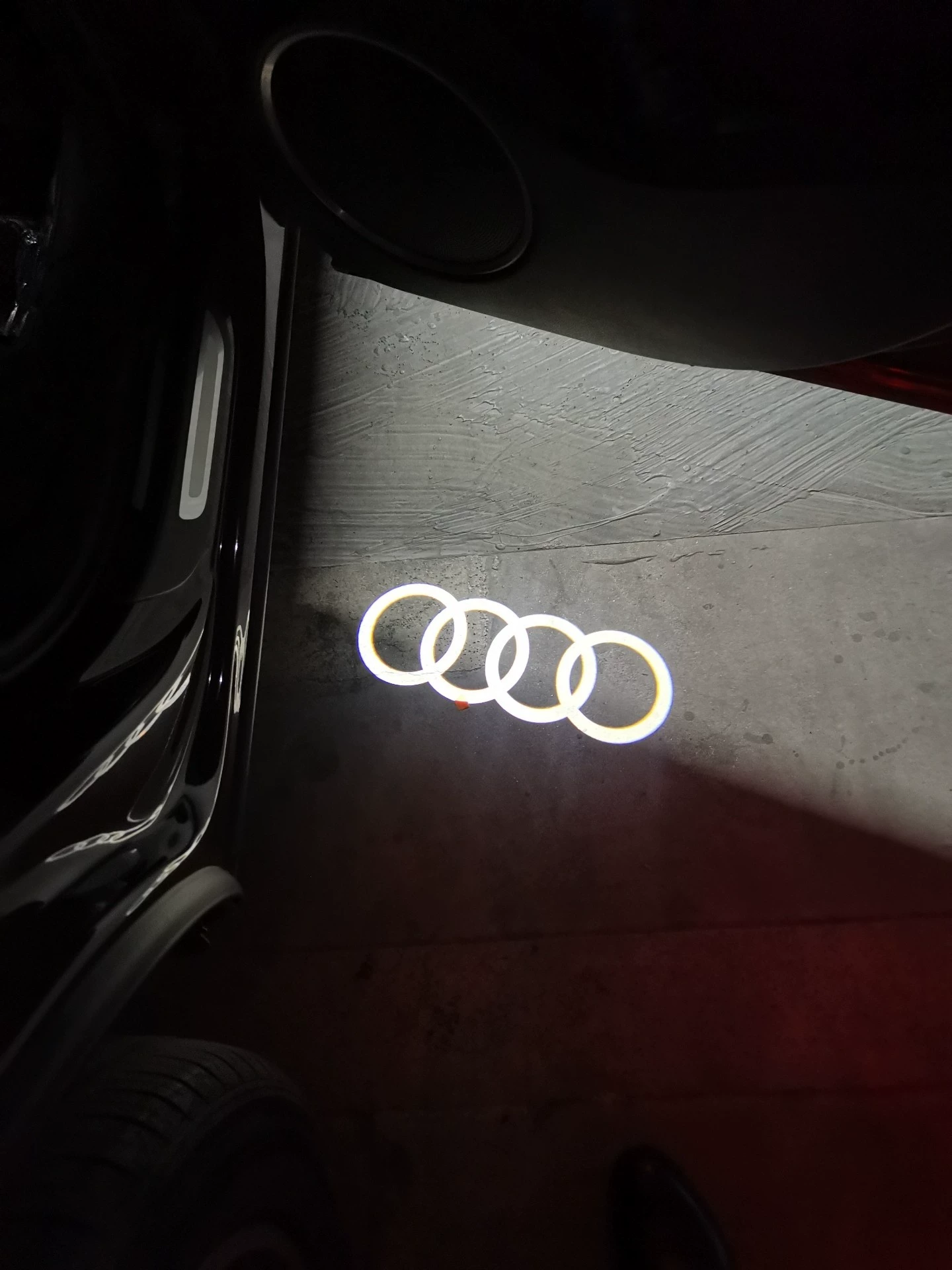 Audi Welcome Lights for A6L, A4L, Q5, Q7, Q3, A5 – High-Definition, Factory-Original Upgrade Version