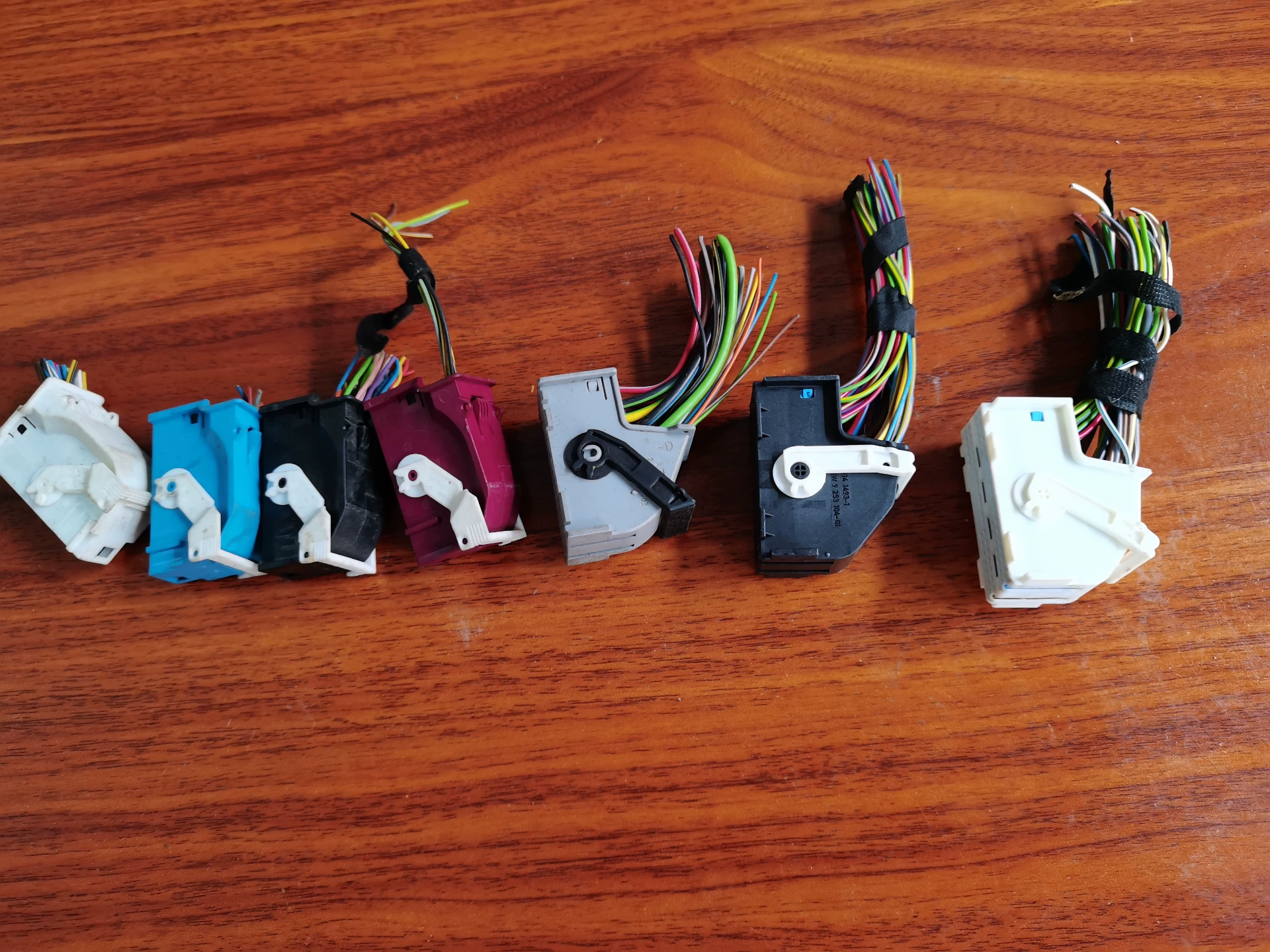 Conector do Módulo de Controle da Carroceria BMW FEM BDC Original OEM Usado com Cablagem