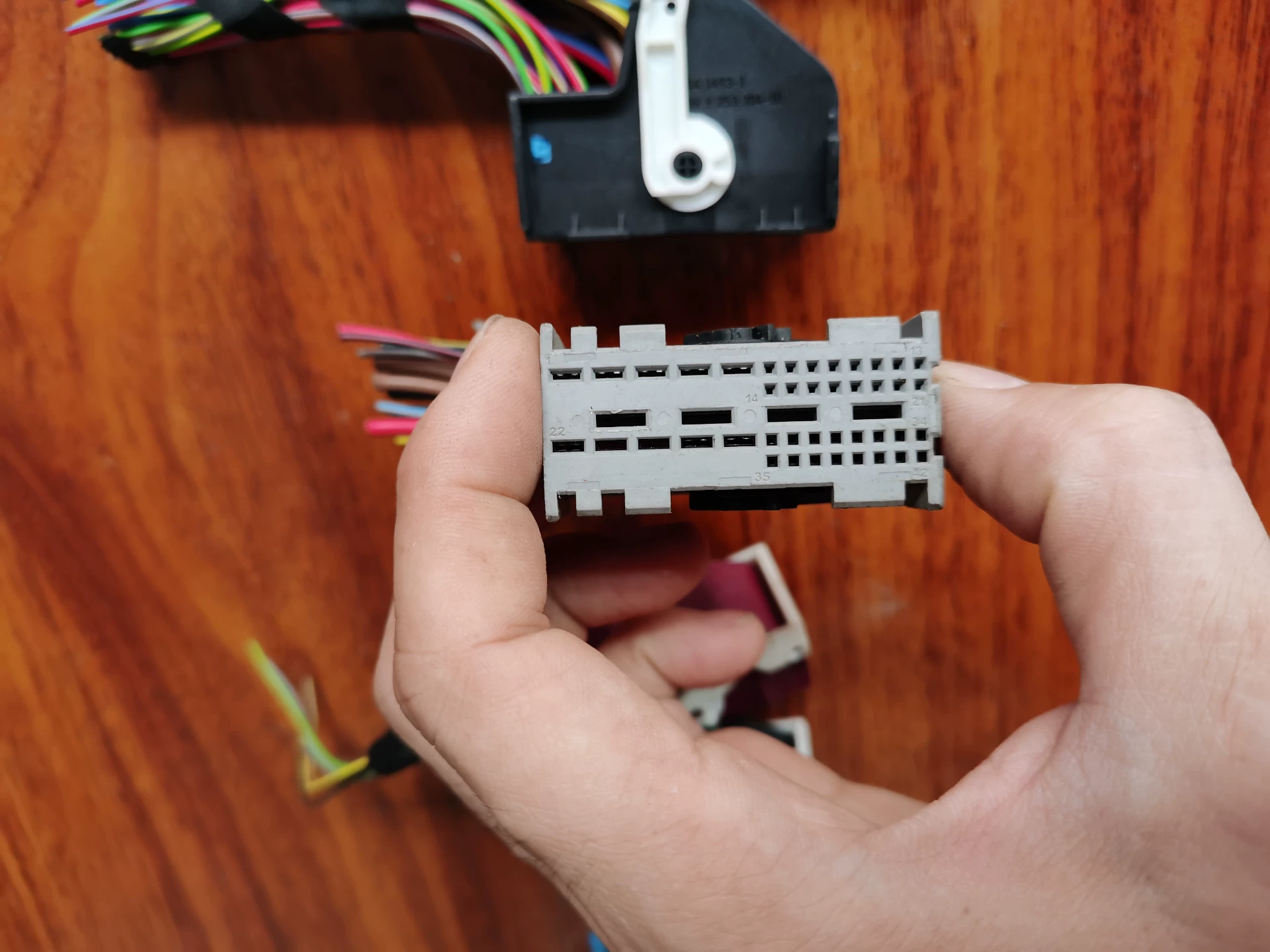 Conector do Módulo de Controle da Carroceria BMW FEM BDC Original OEM Usado com Cablagem