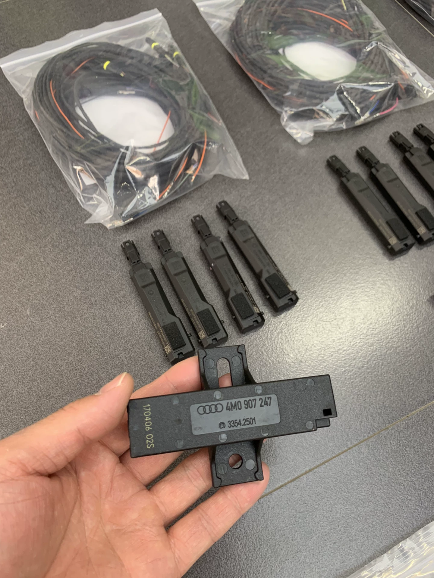OEM Keyless Entry System for Audi A4 A5 Q5 B9 (2020+), Comfort Access with 4-Door + Trunk Activation