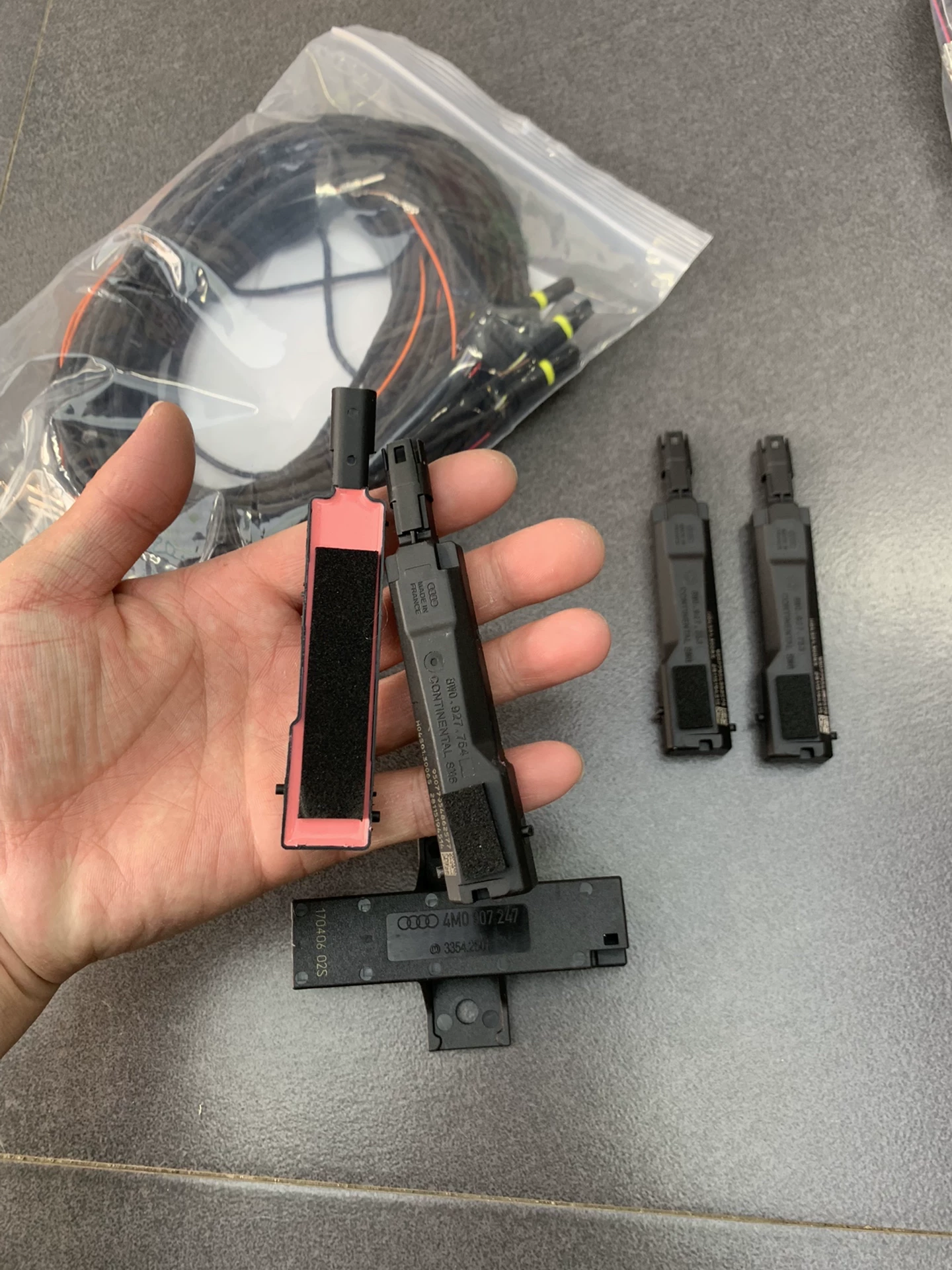 OEM Keyless Entry System for Audi A4 A5 Q5 B9 (2020+), Comfort Access with 4-Door + Trunk Activation
