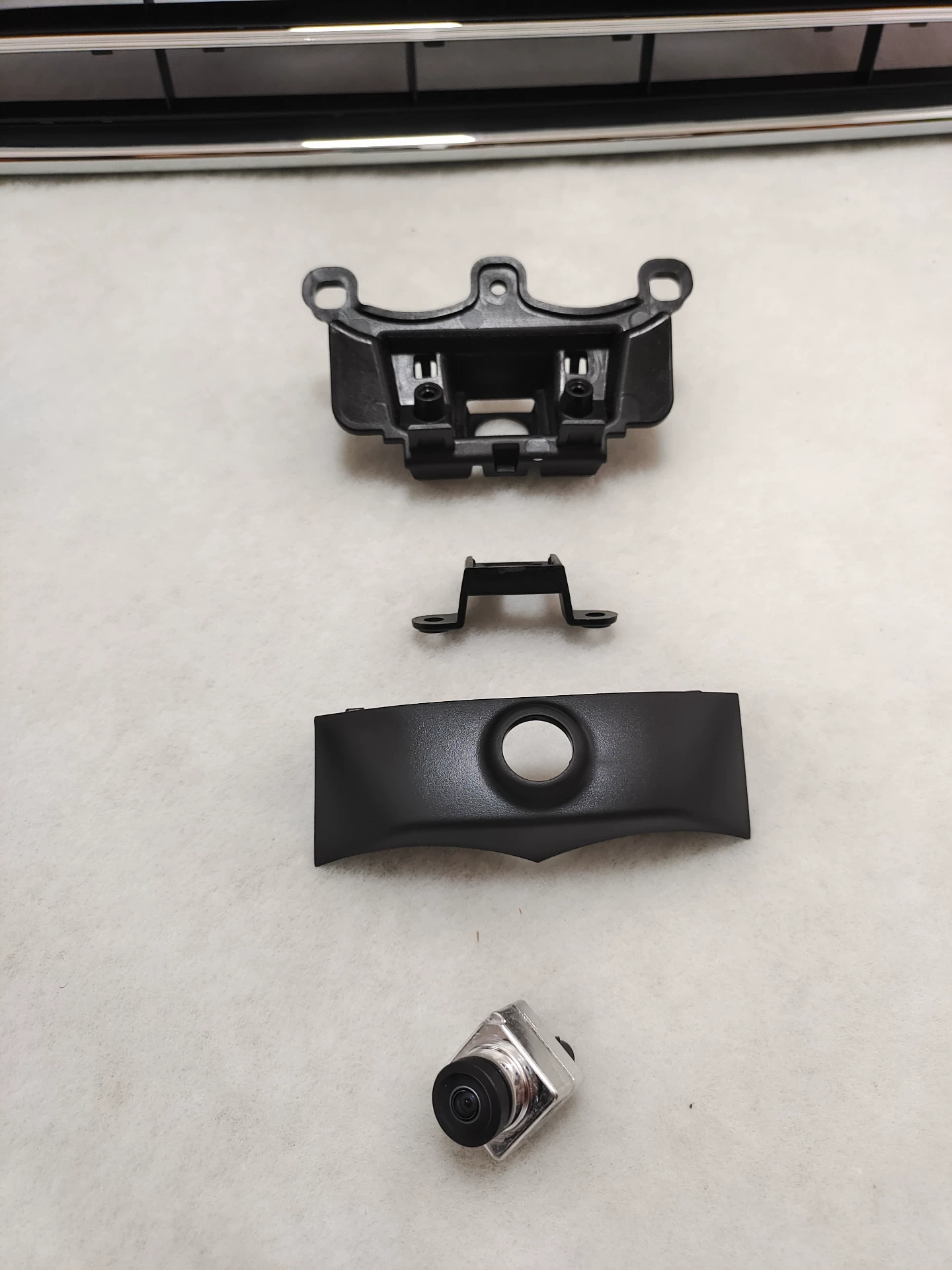 Audi A6 C8 OEM 360° cameras and mounting brackets
