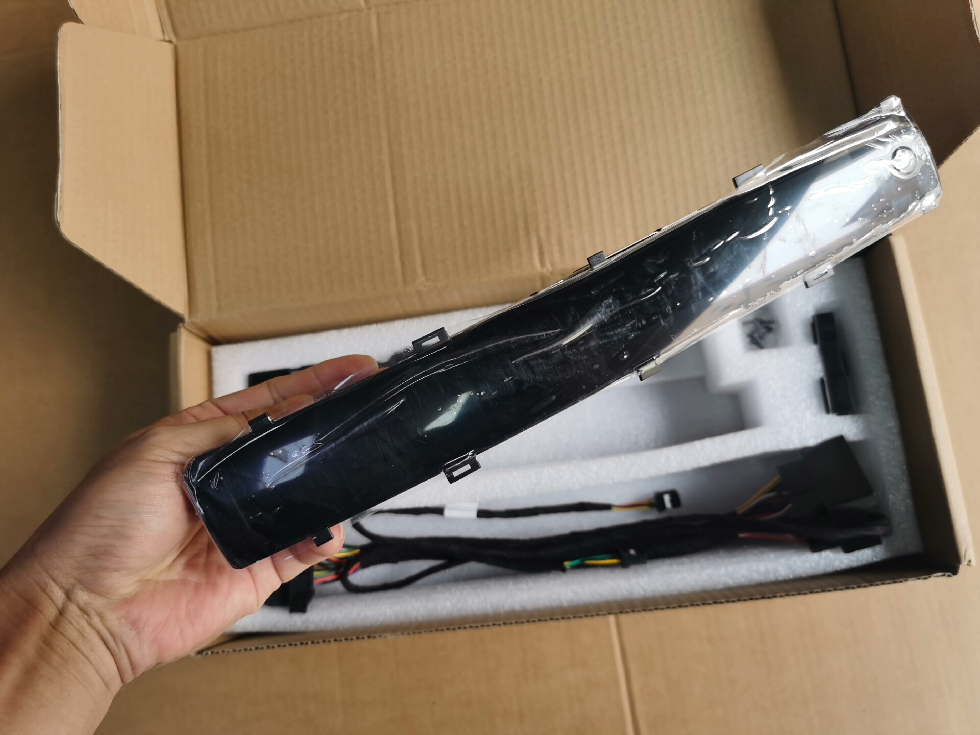 Tela LCD de instrumentos para passageiro do terceiro modelo da Audi Peças de conversão do cockpit virtual da Bosch Compatível com as plataformas A4L/A5/S4/S5/RS4/RS5/B9