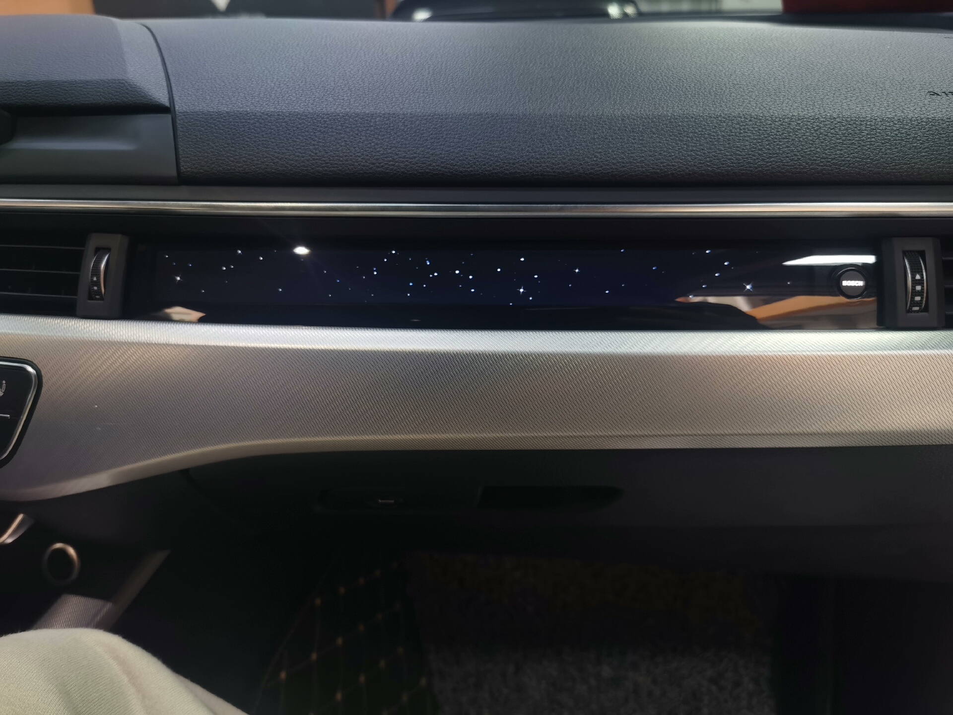 Tela LCD de instrumentos para passageiro do terceiro modelo da Audi Peças de conversão do cockpit virtual da Bosch Compatível com as plataformas A4L/A5/S4/S5/RS4/RS5/B9