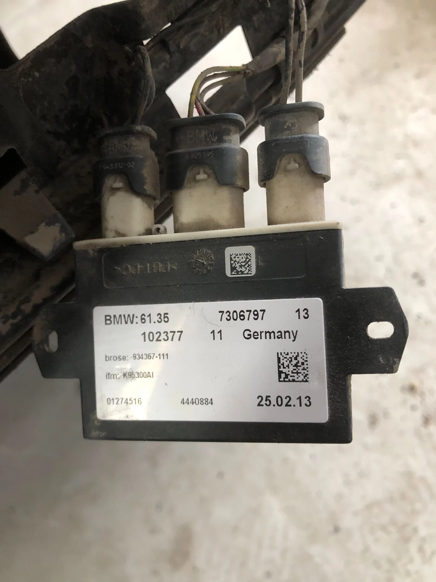 BMW F02 F18 Kick Sensor Module (Foot-Activated Door Opener) - Genuine OEM 61357306797