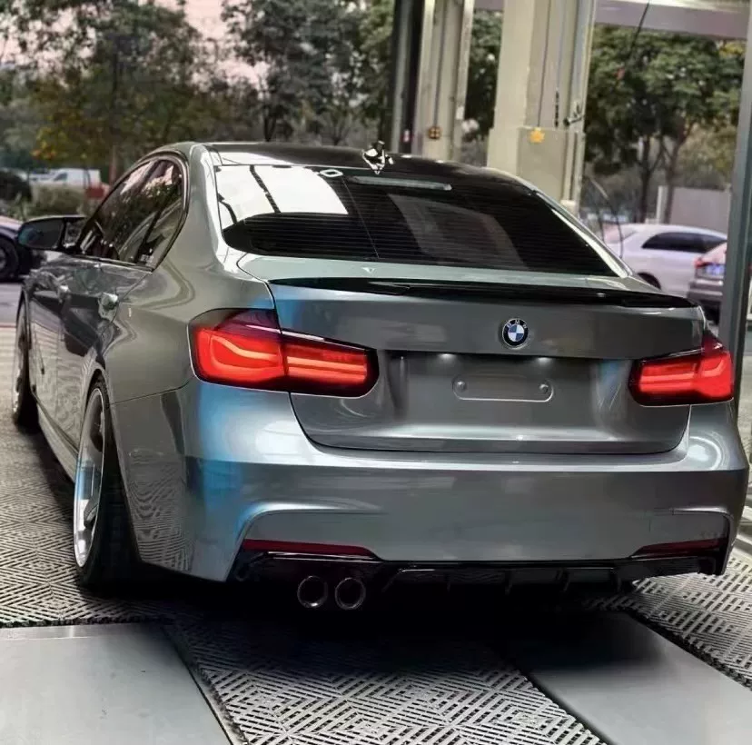 Kit de carroceria BMW Série 3 F30 F35 MT (2013–2019) – Para-choque dianteiro em estilo M3, para-choque traseiro, saias laterais, grade, capô, para-lamas