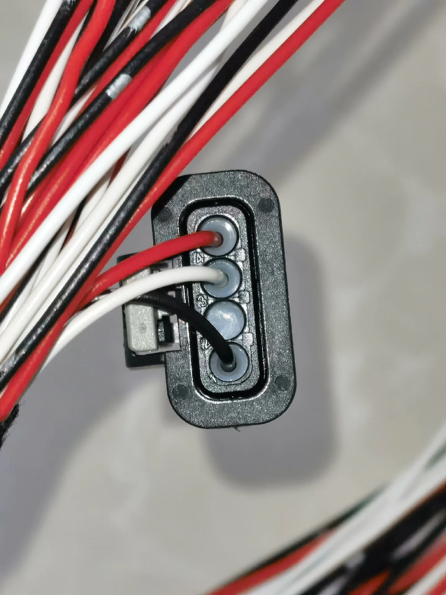Volkswagen Hands-Free Tailgate Wiring Harness / Kick-to-Open (Foot-Swipe) Harness
