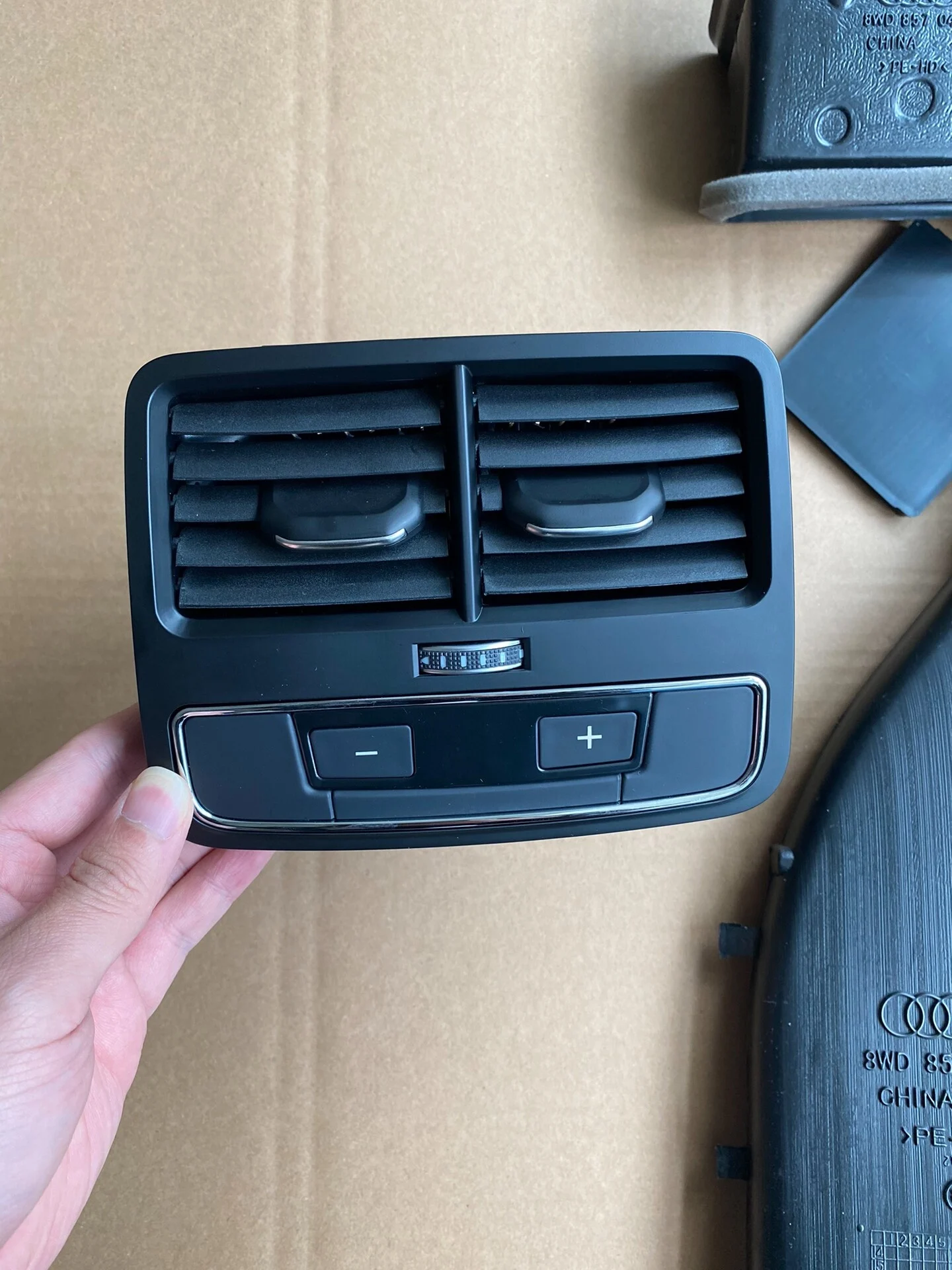 Audi A4 B9 (2017+) Rear AC Vent Kit with Ducting