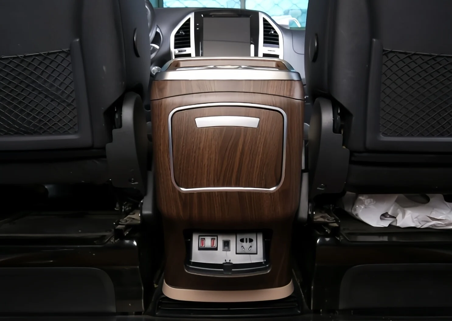 Kit de atualização do console central para Mercedes Vito V260 com geladeira compressor e carregamento sem fio Para Van de Negócios Mercedes-Benz Vito/V-Class (V260) 2017–2024