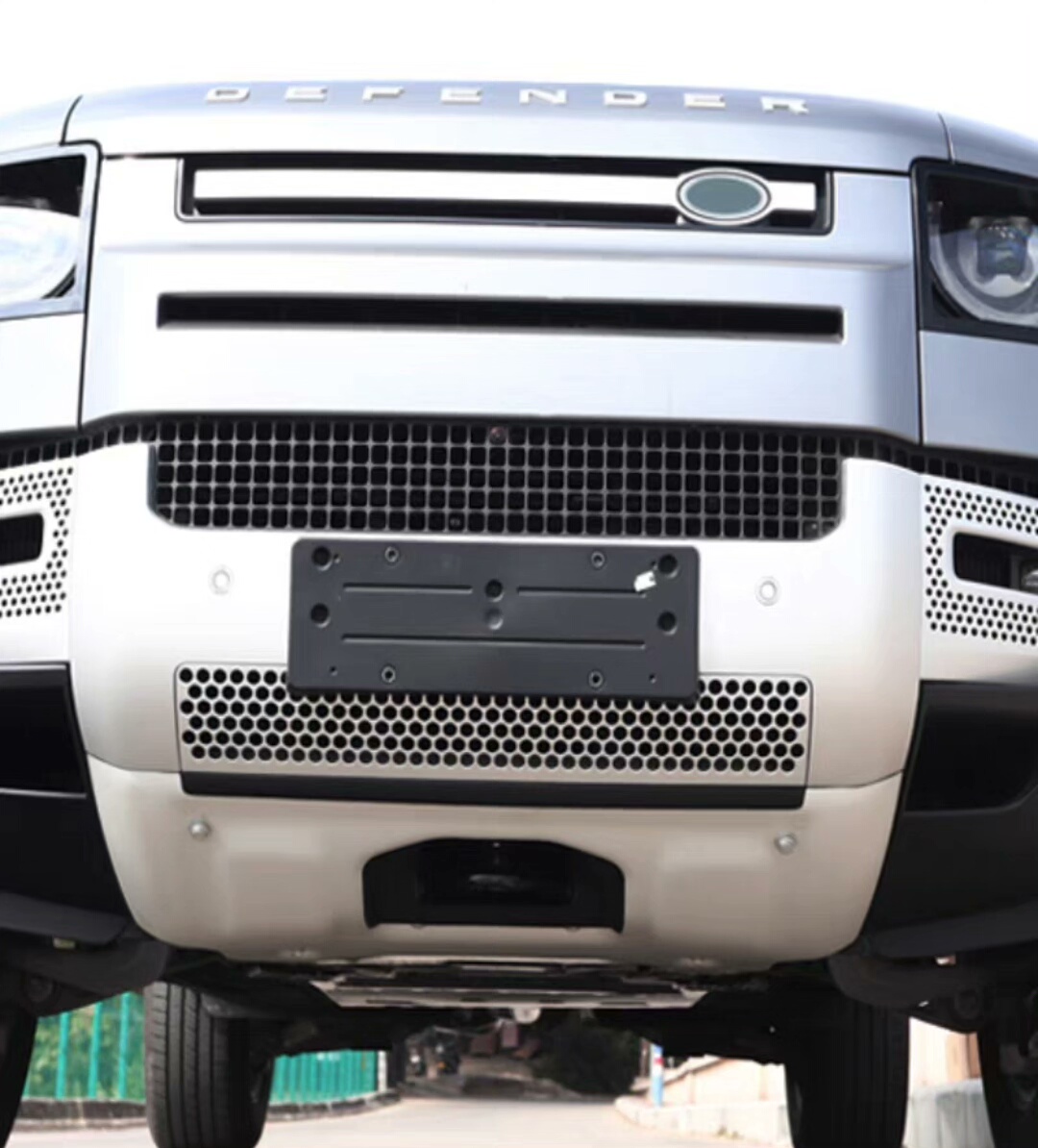Land Rover Defender Front Bumper Skid Plate (Aluminum, 5mm Thick, Fits 2020–2023 Defender 90/110/130)