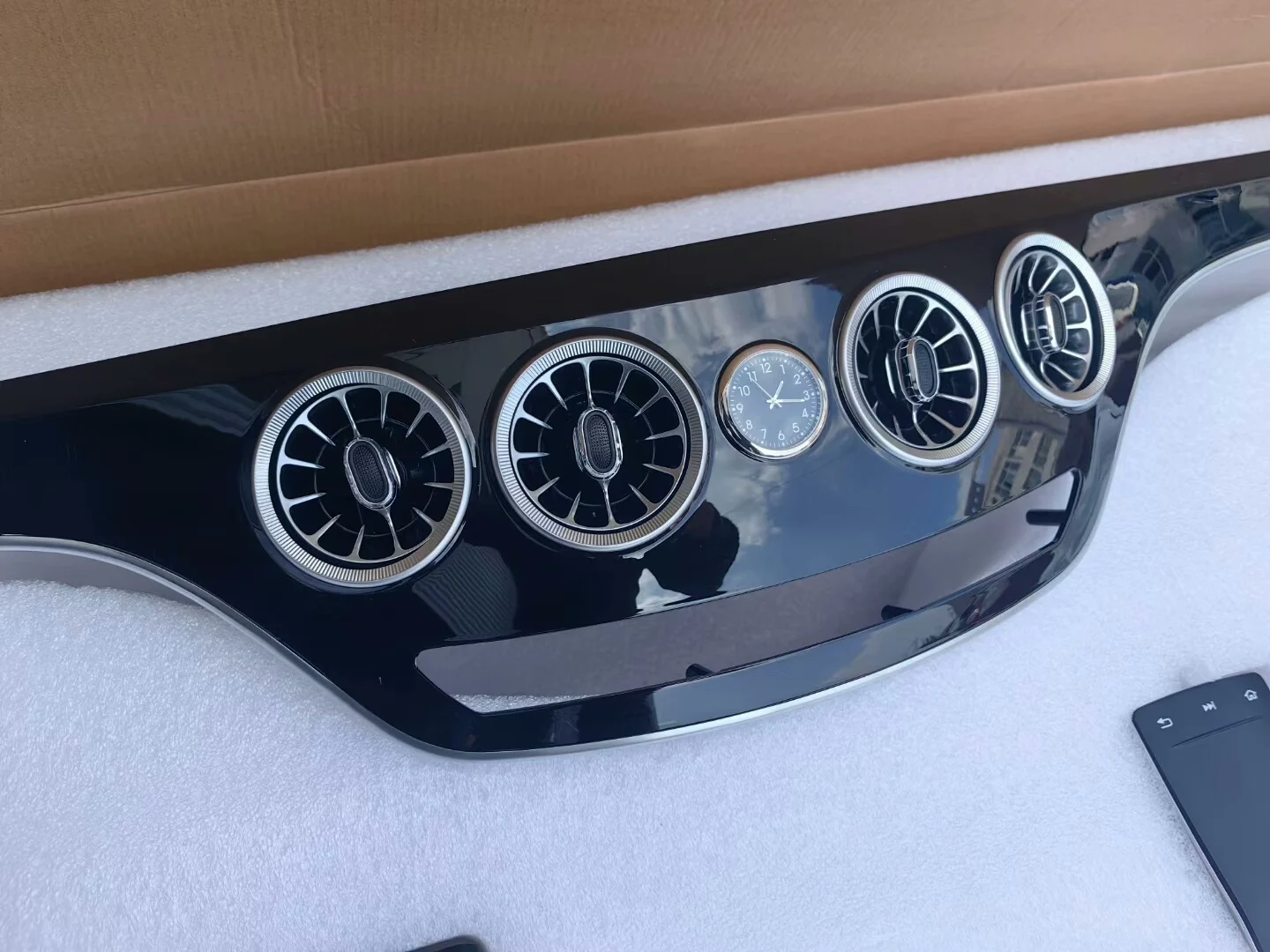 Mercedes-Benz W221 Ambient Light Turbo Air Vent Compatible with S-Class W221 Modified Parts LED Adjustable Color Air Outlet Decorative Ring