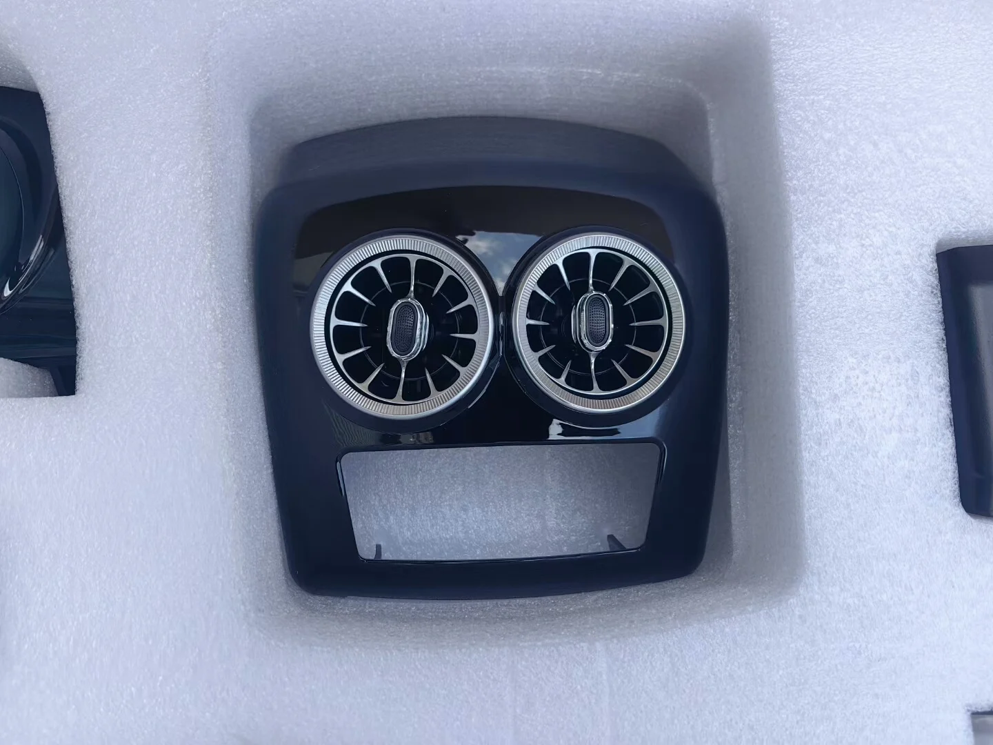 Mercedes-Benz W221 Ambient Light Turbo Air Vent Compatible with S-Class W221 Modified Parts LED Adjustable Color Air Outlet Decorative Ring