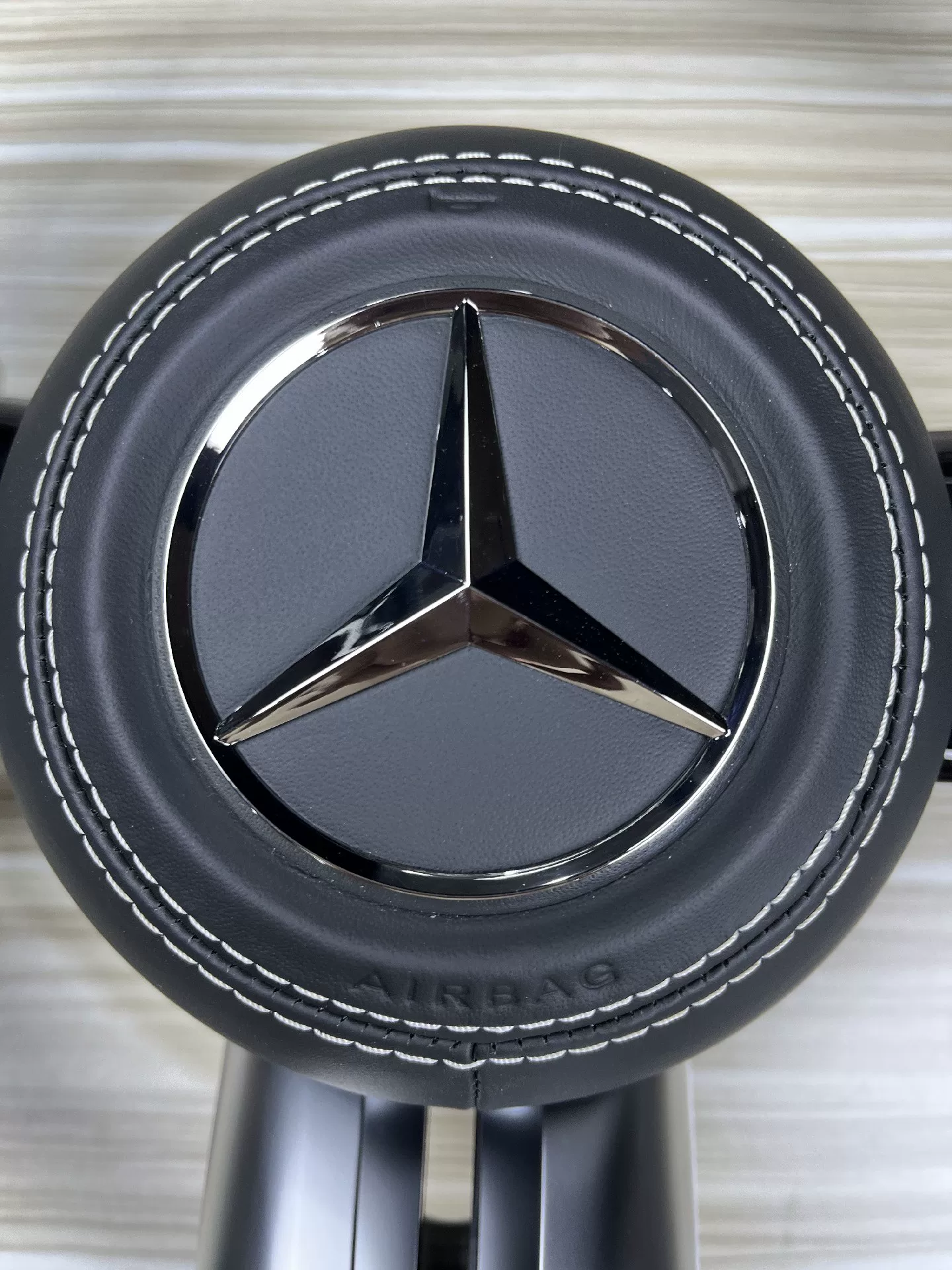 Volante de Fibra de Carbono Mercedes-Benz AMG com Tela LCD Para os modelos W205/W213/W222