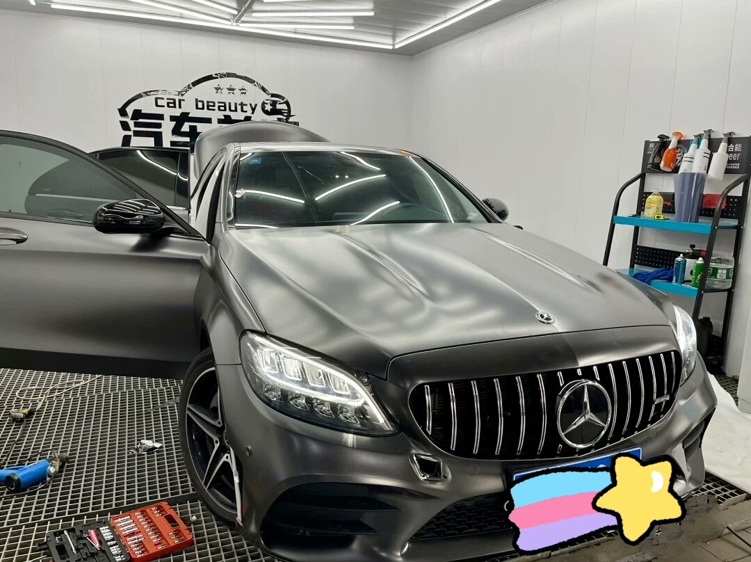 Peças de rebaixamento para a grade dianteira vertical dos modelos Mercedes-Benz Classe C, Classe E, GLC, CLA e GT