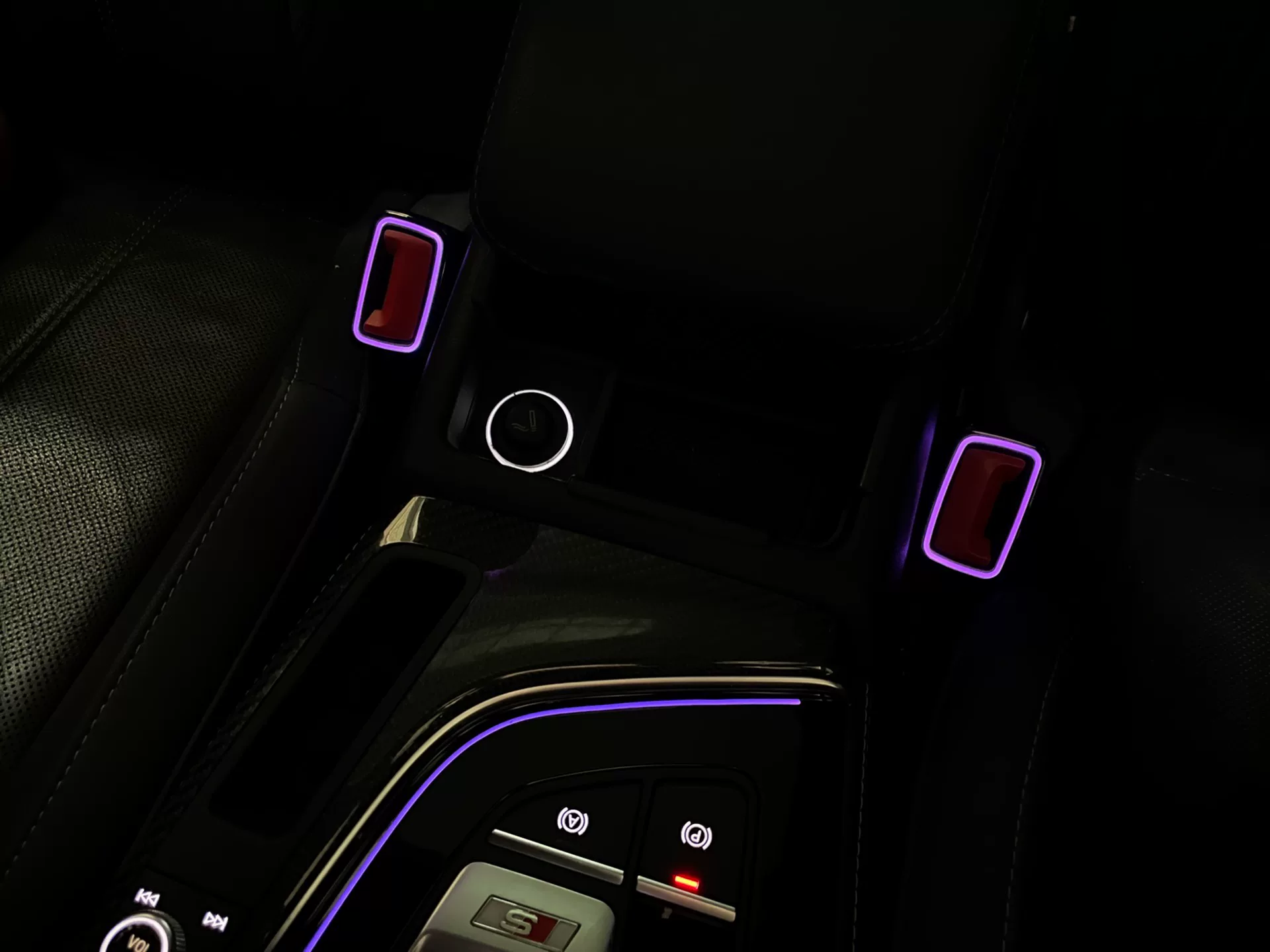 Audi seat belt ambient lighting Audi seat belt buckle ambient lighting Audi OEM-style LED seat belt lights